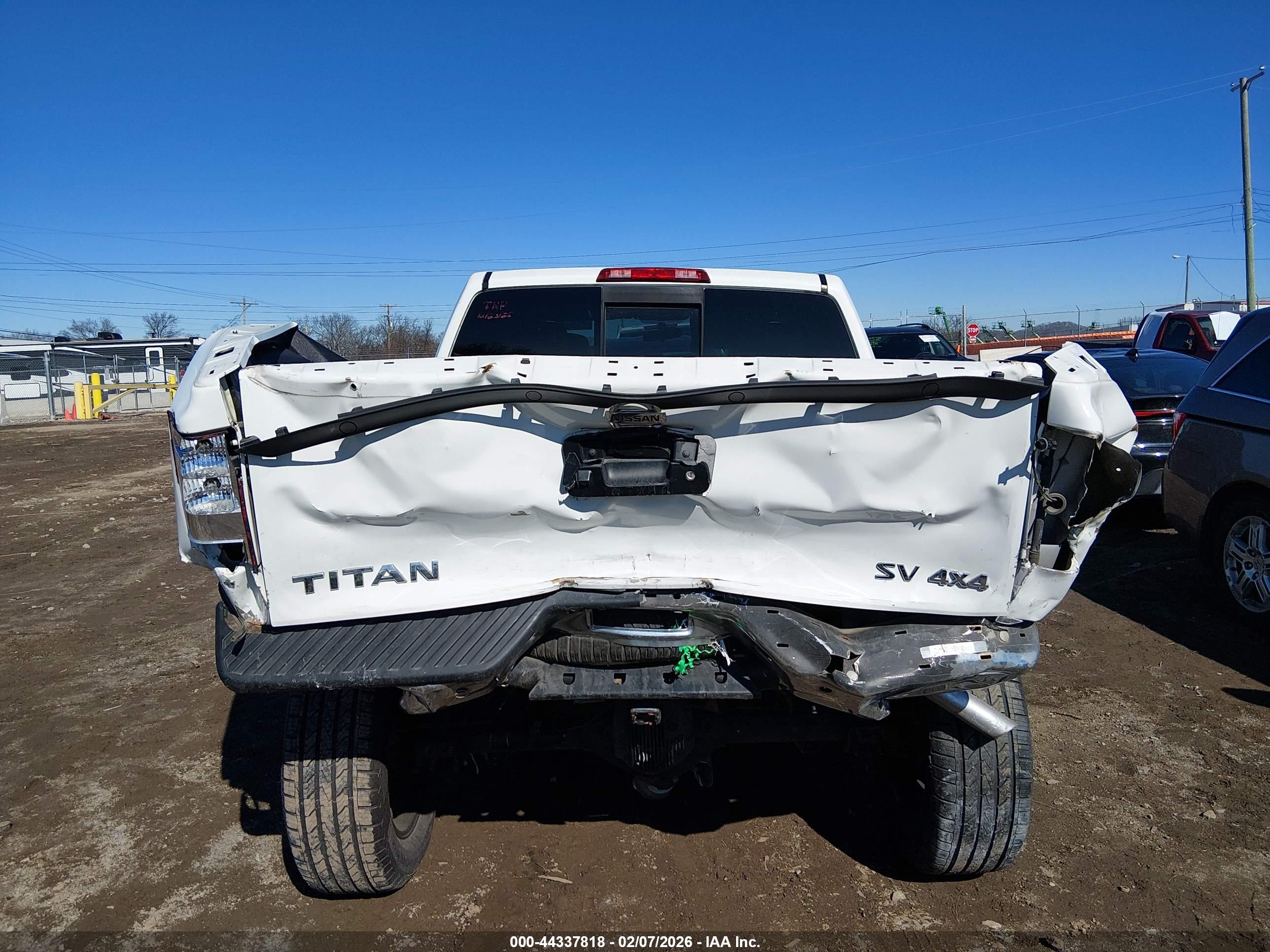 NISSAN TITAN image 6
