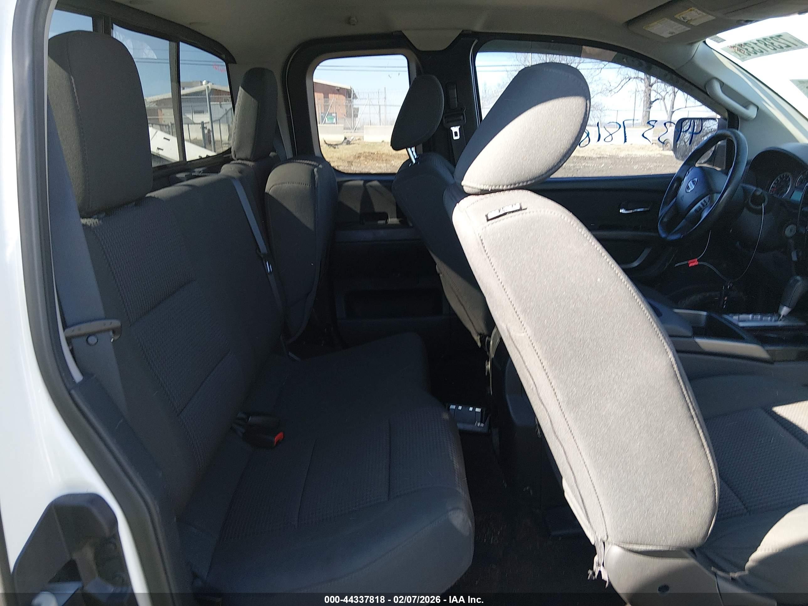 NISSAN TITAN image 8