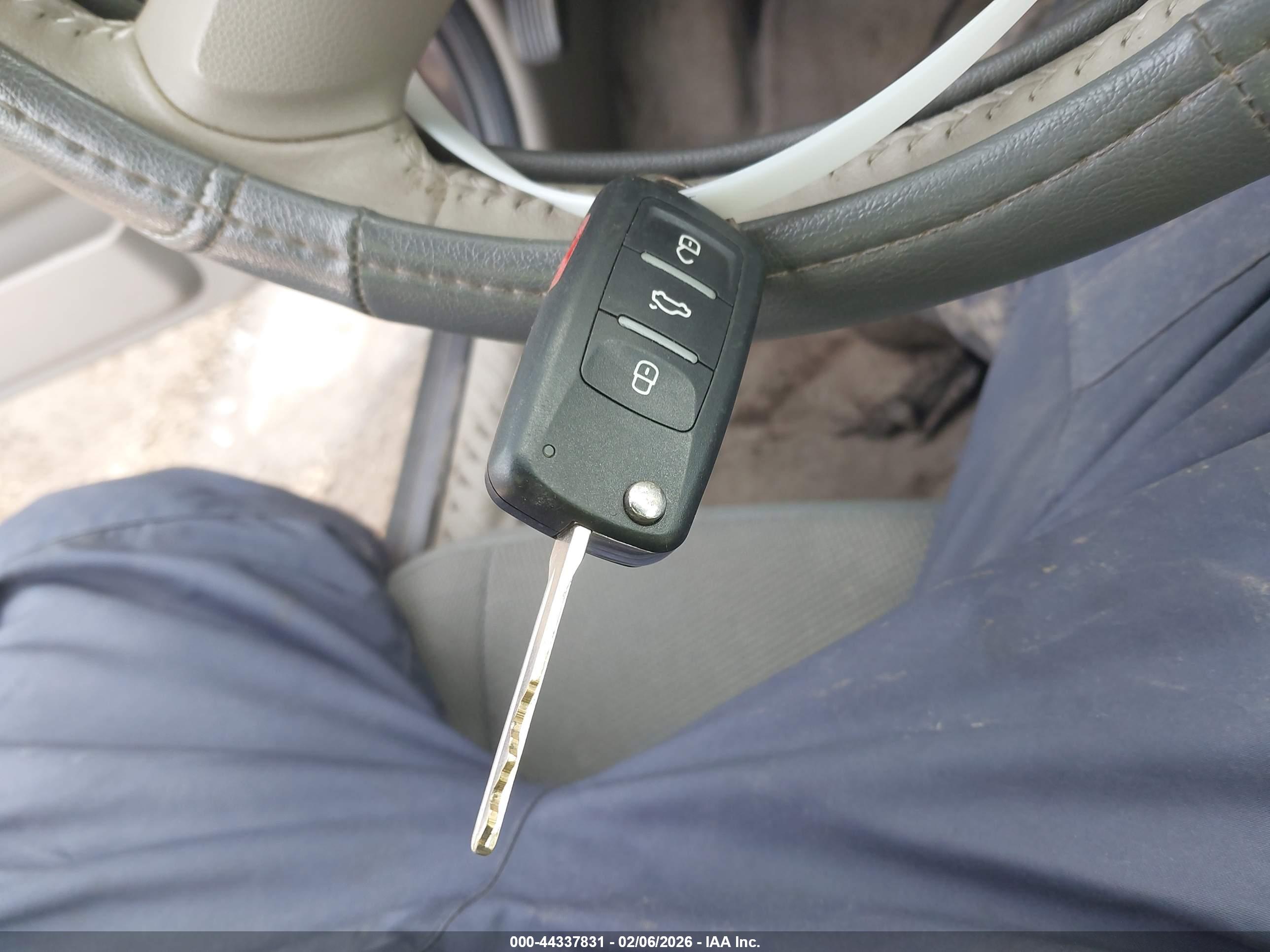 FORD ESCAPE image 11