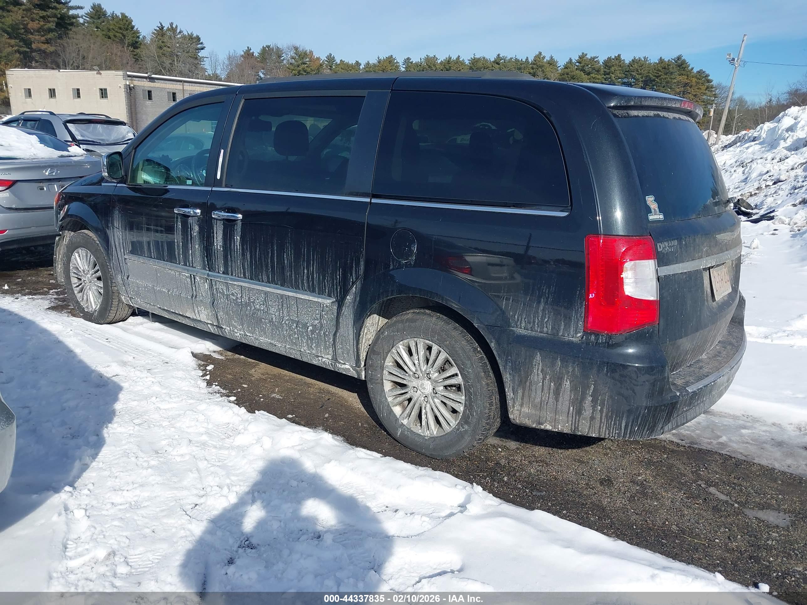 CHRYSLER TOWN image 3