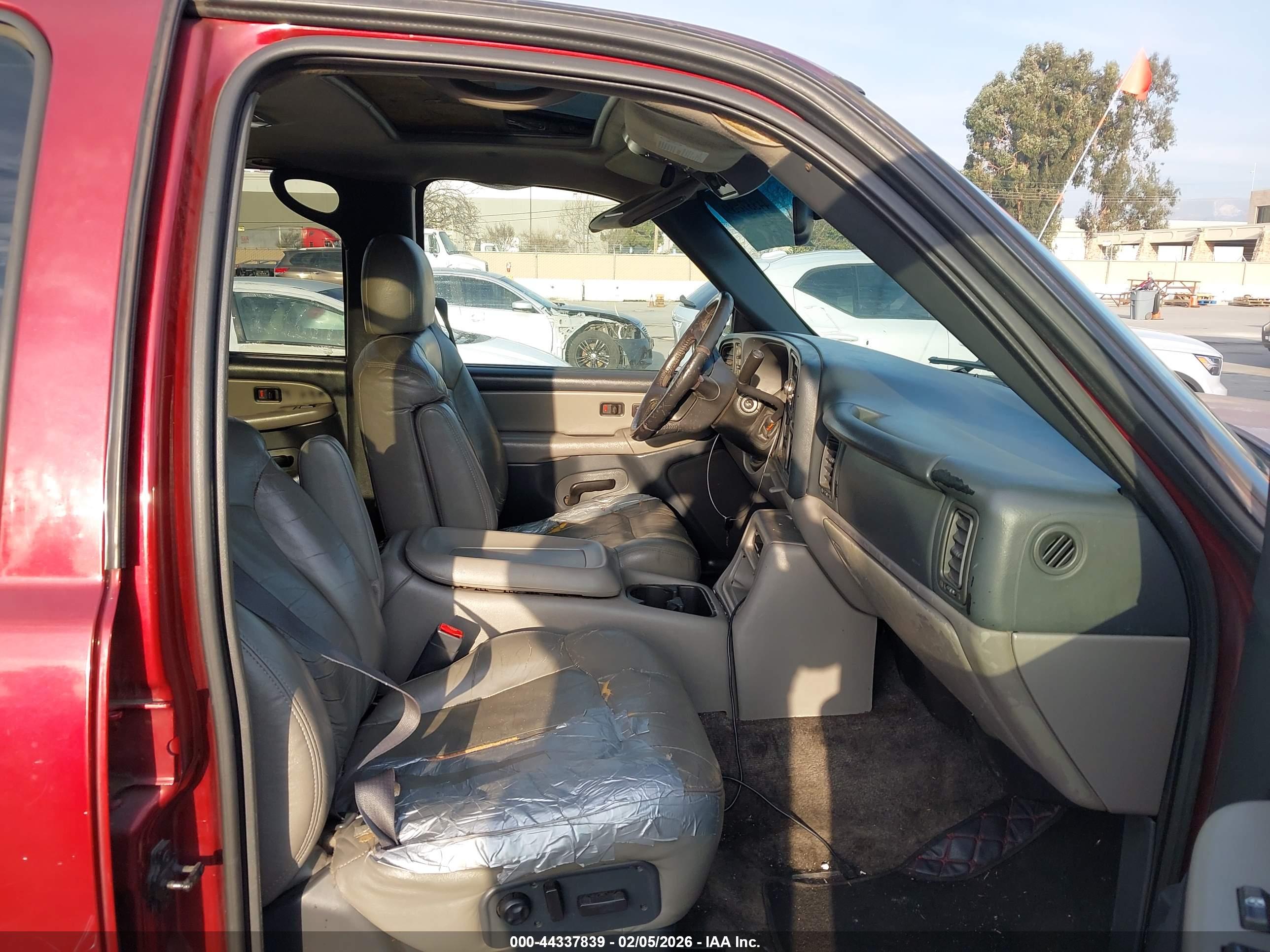 CHEVROLET TAHOE image 5