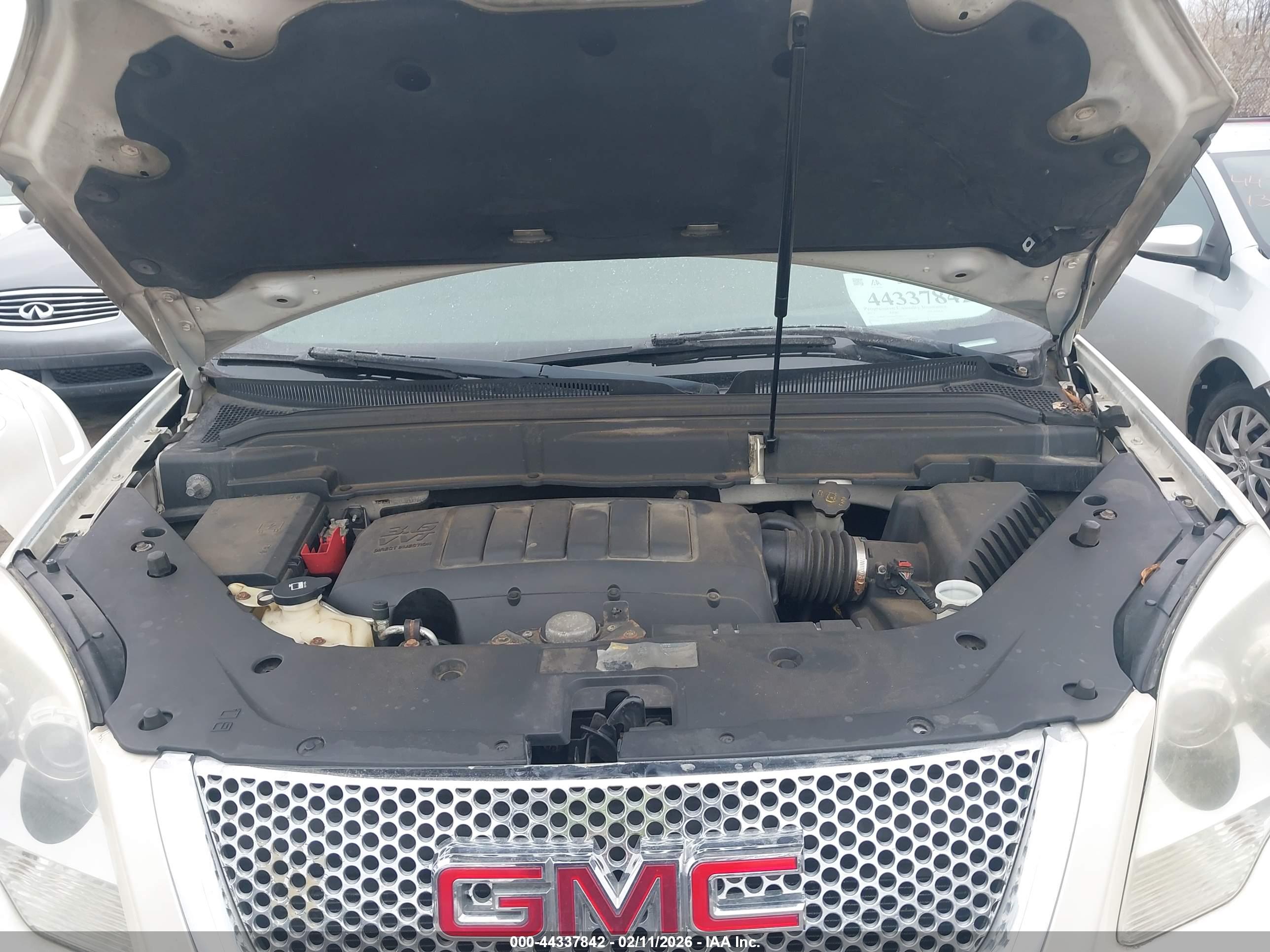 GMC ACADIA image 10