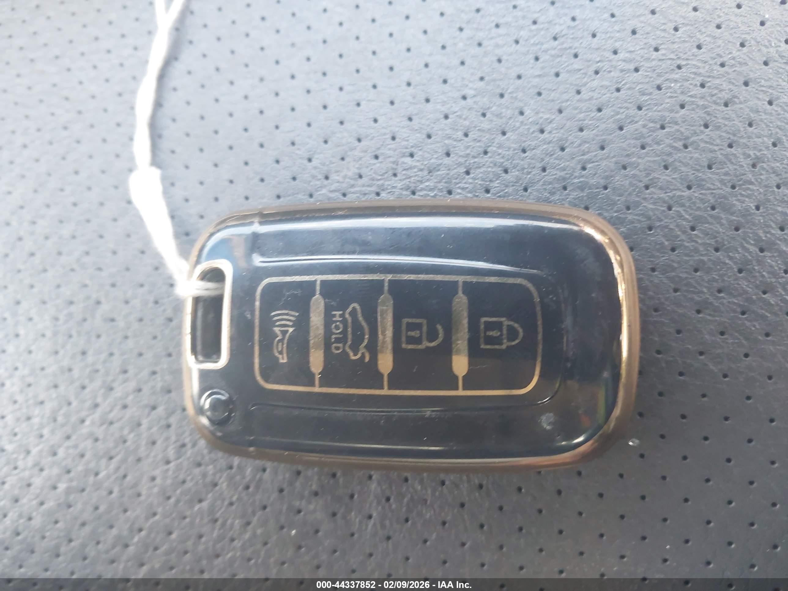 KIA SORENTO image 11