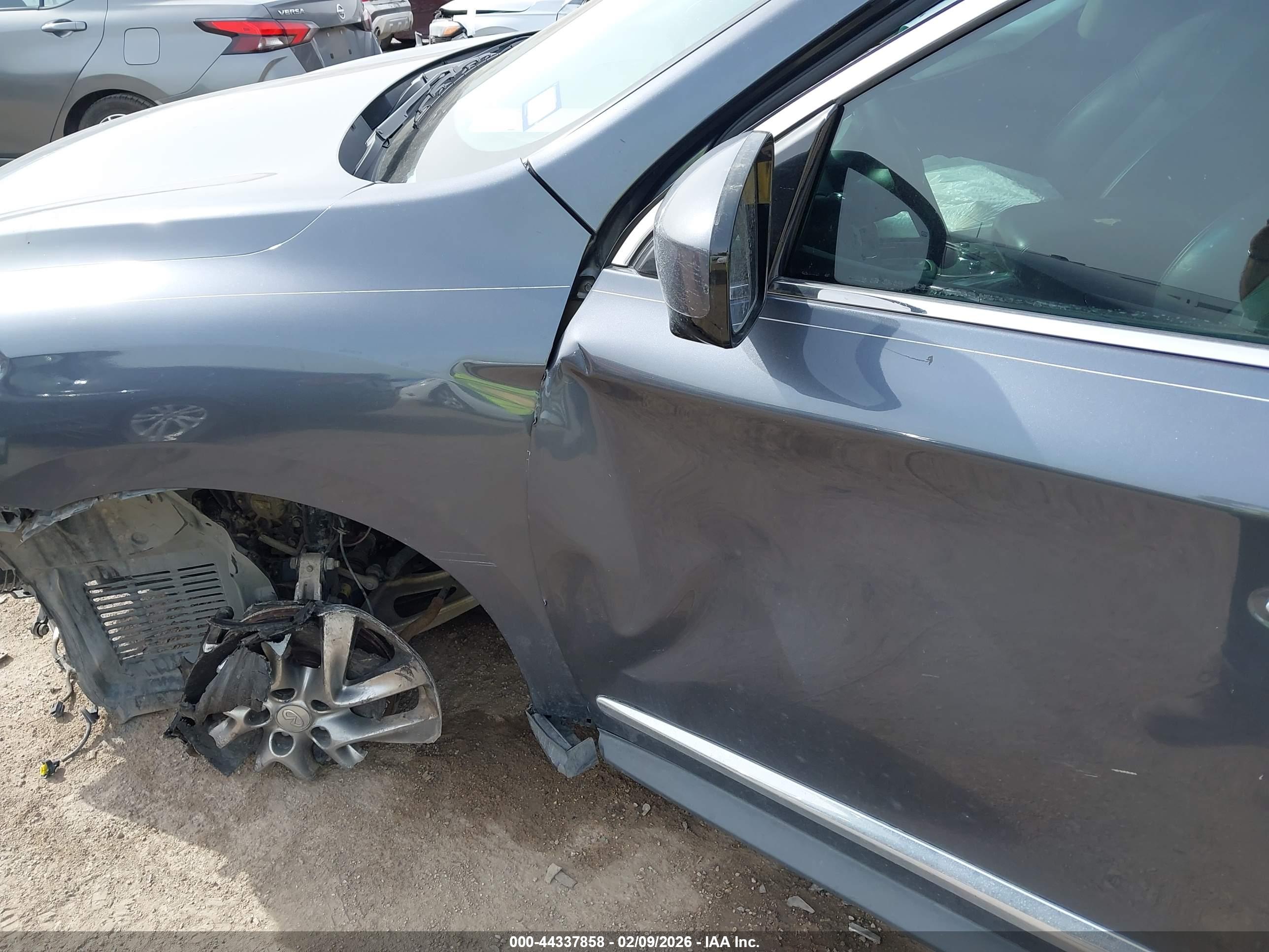 INFINITI JX35 image 6