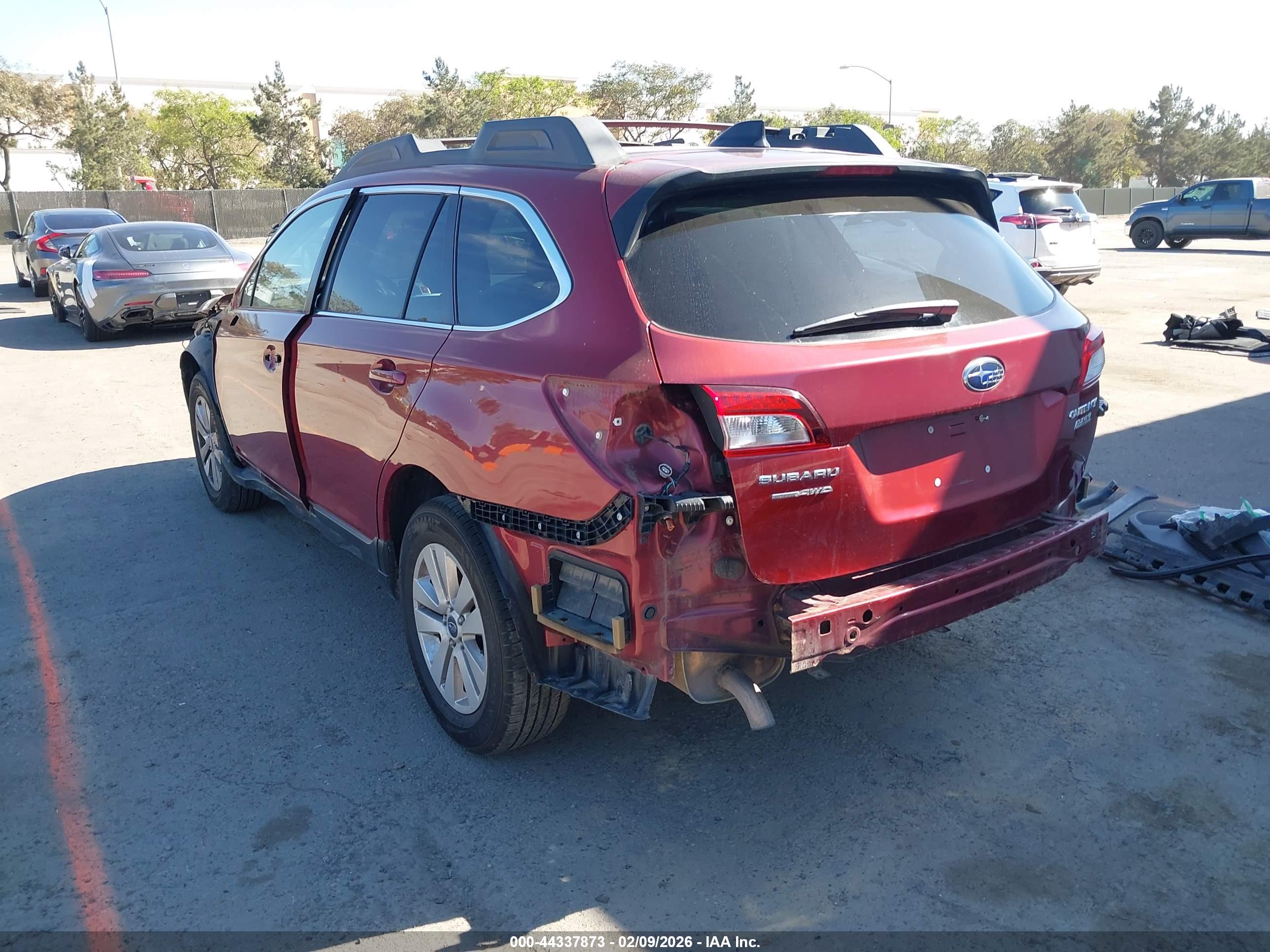 SUBARU OUTBACK image 3