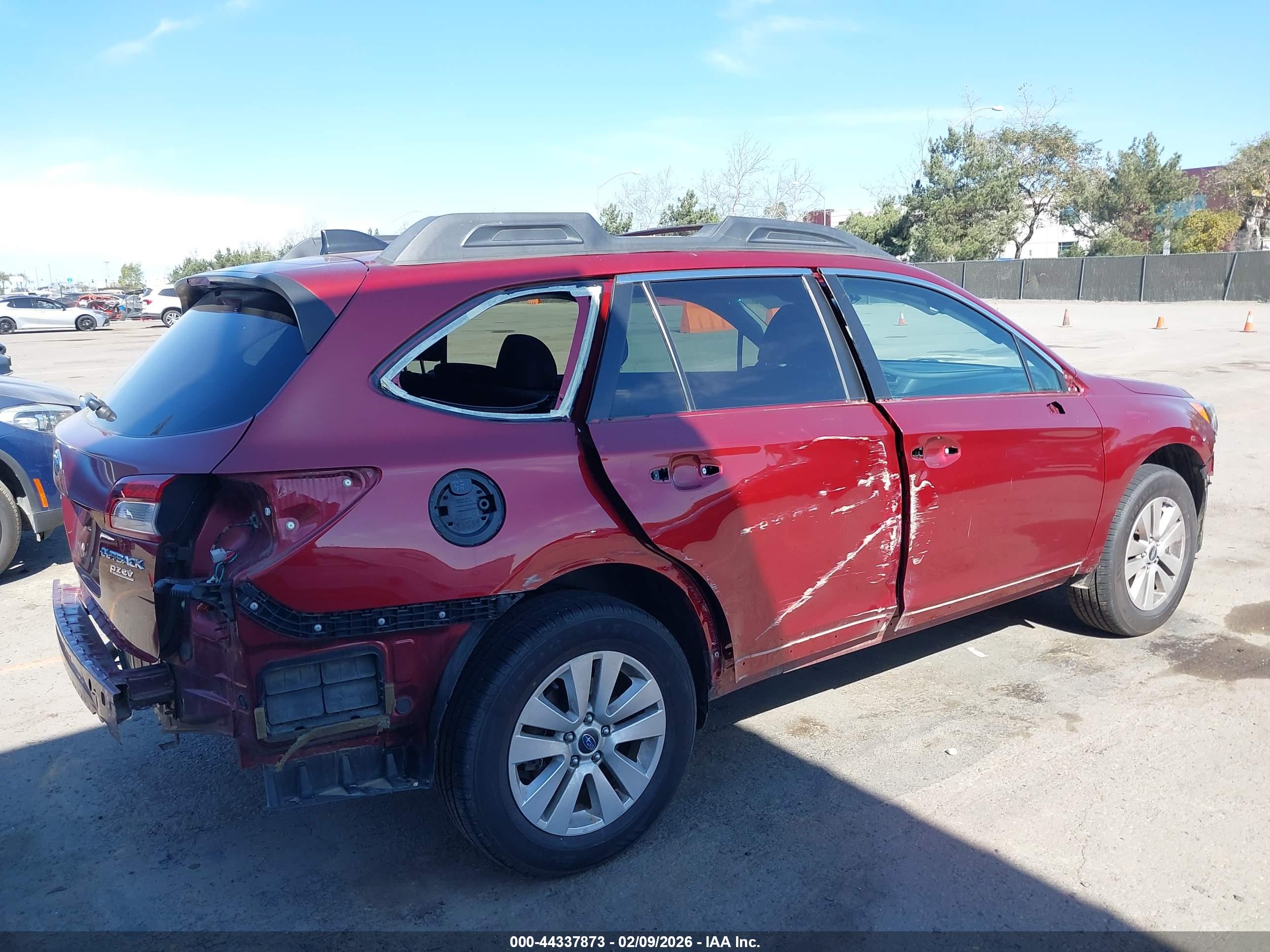SUBARU OUTBACK image 6