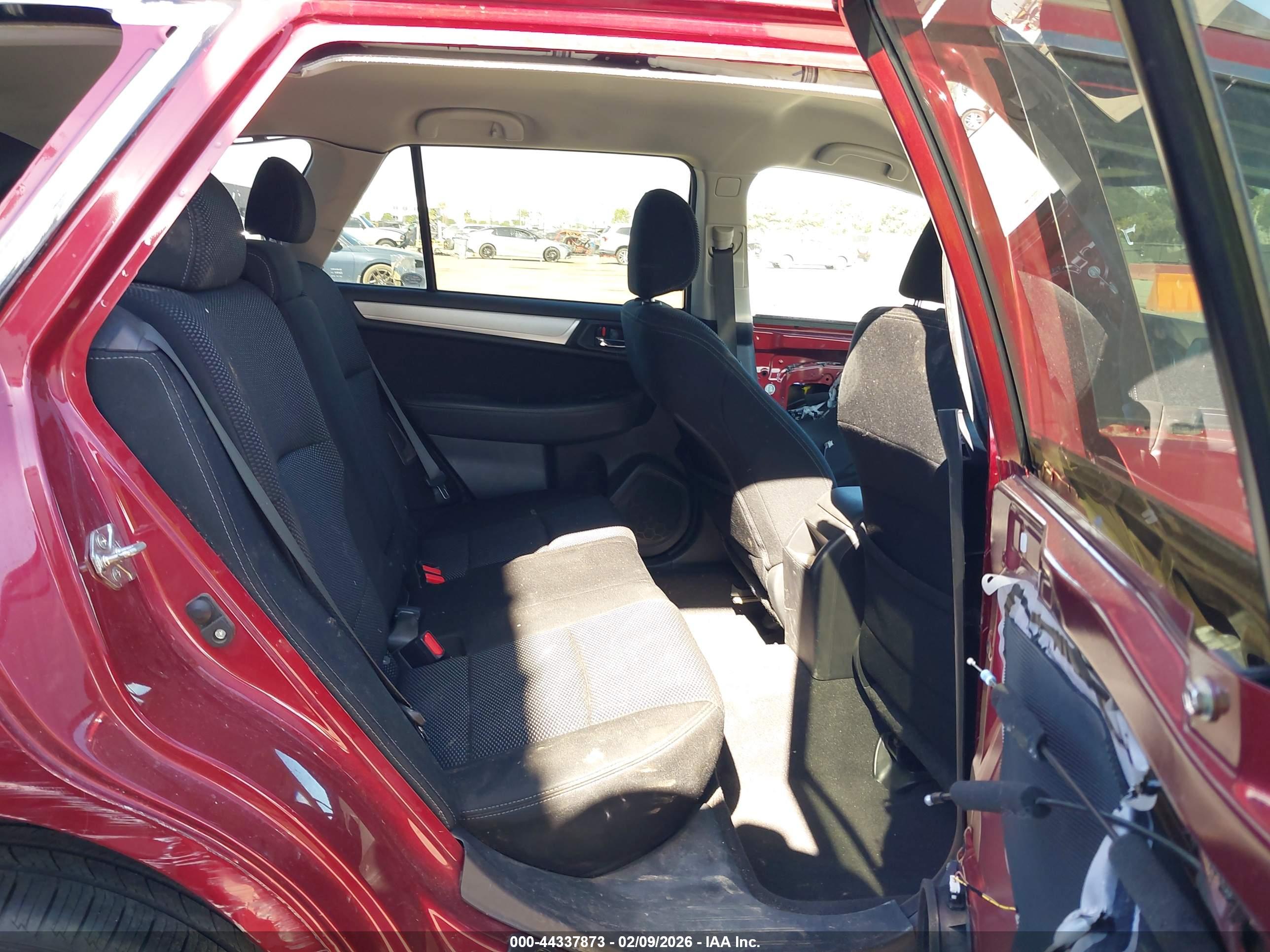 SUBARU OUTBACK image 8