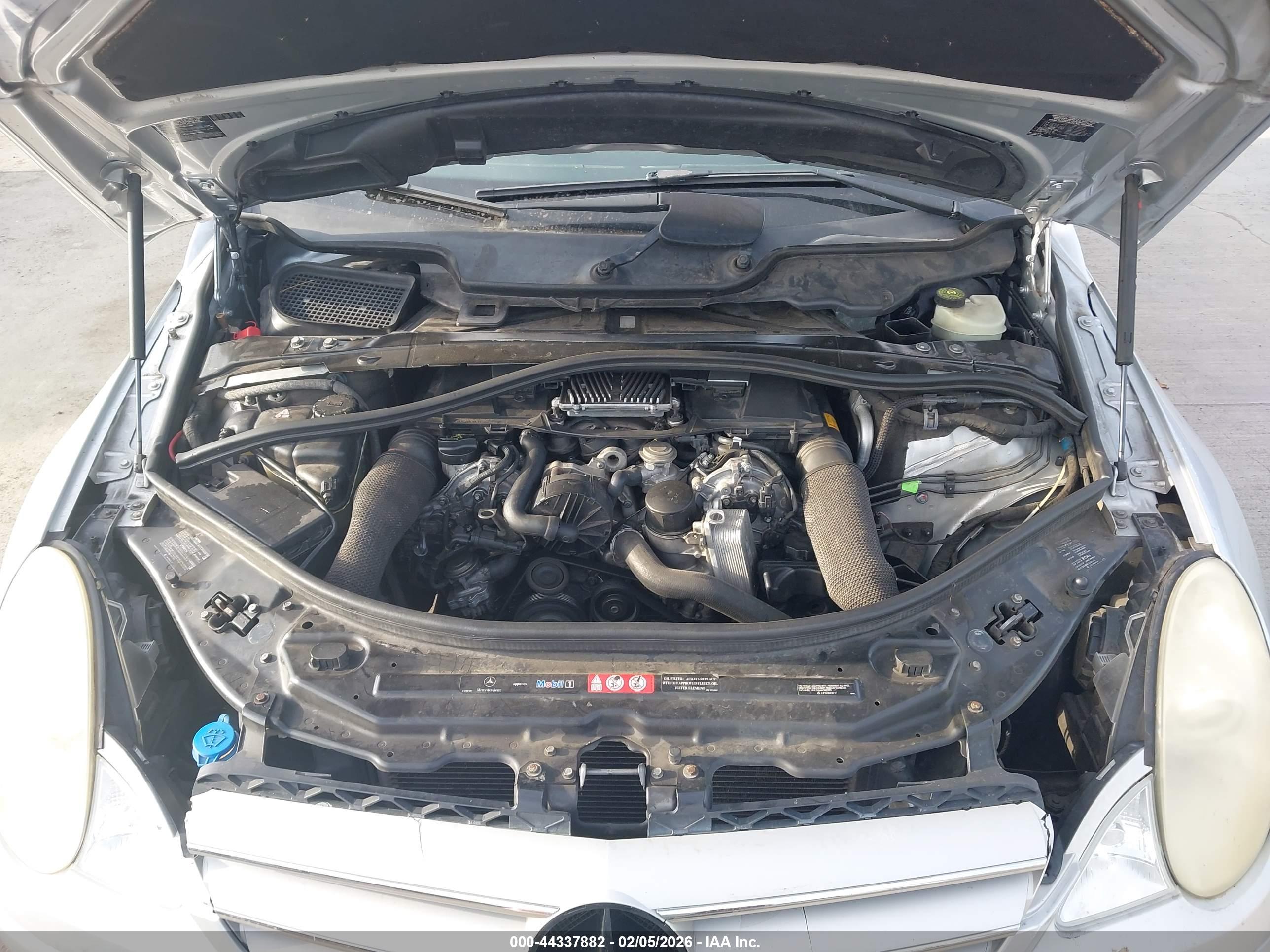 MERCEDES-BENZ R image 10