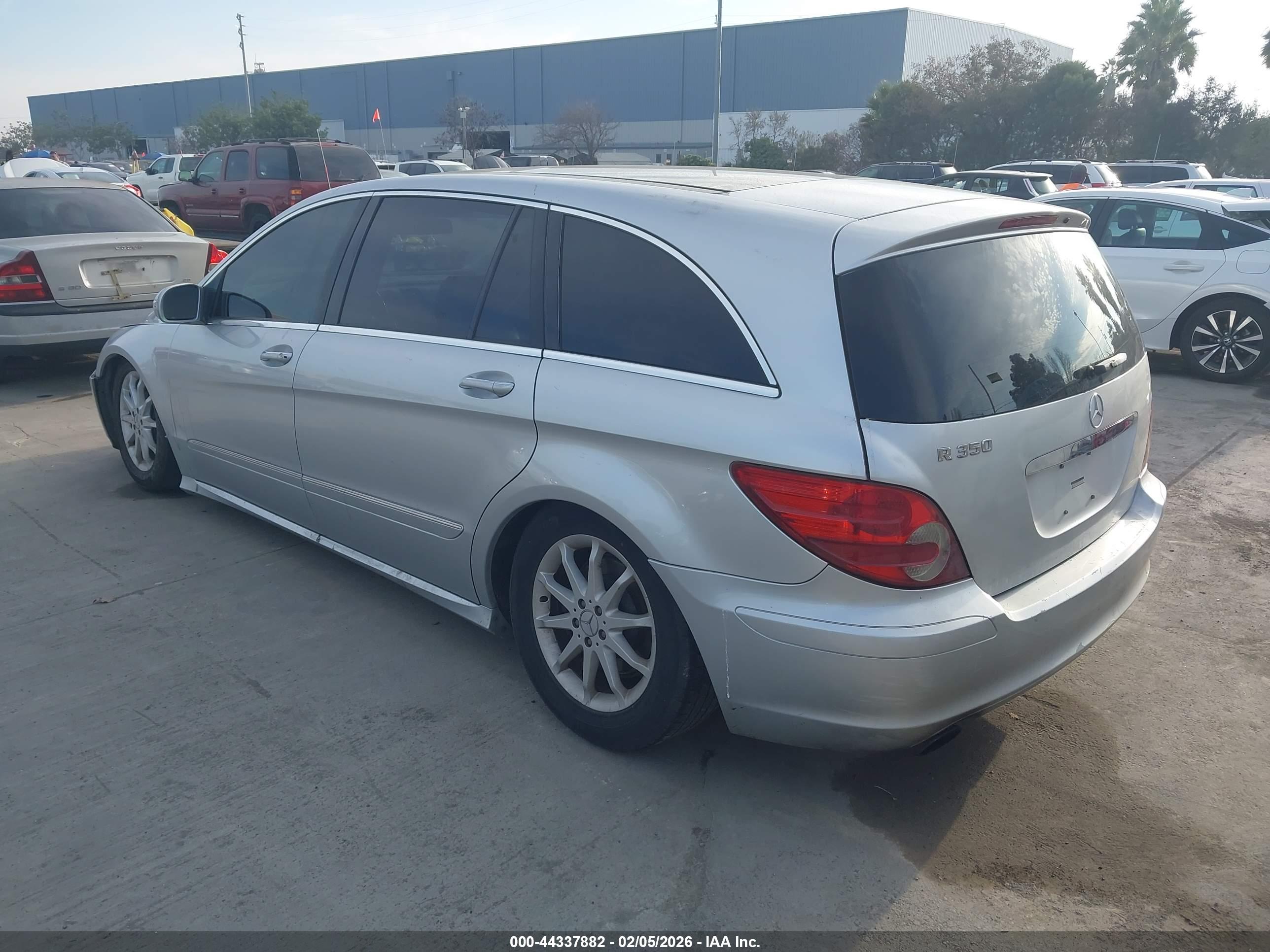 MERCEDES-BENZ R image 3