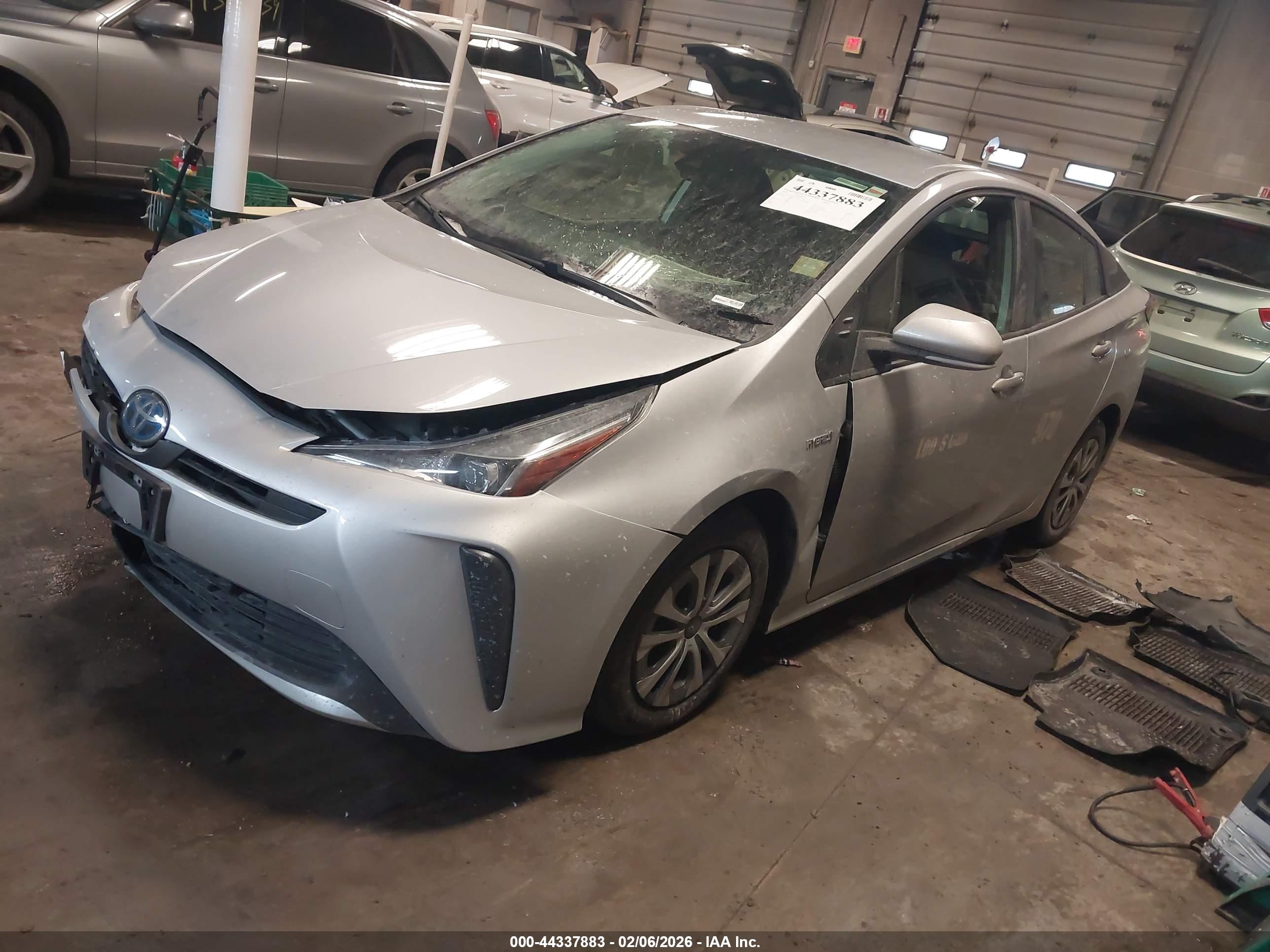 TOYOTA PRIUS image 2