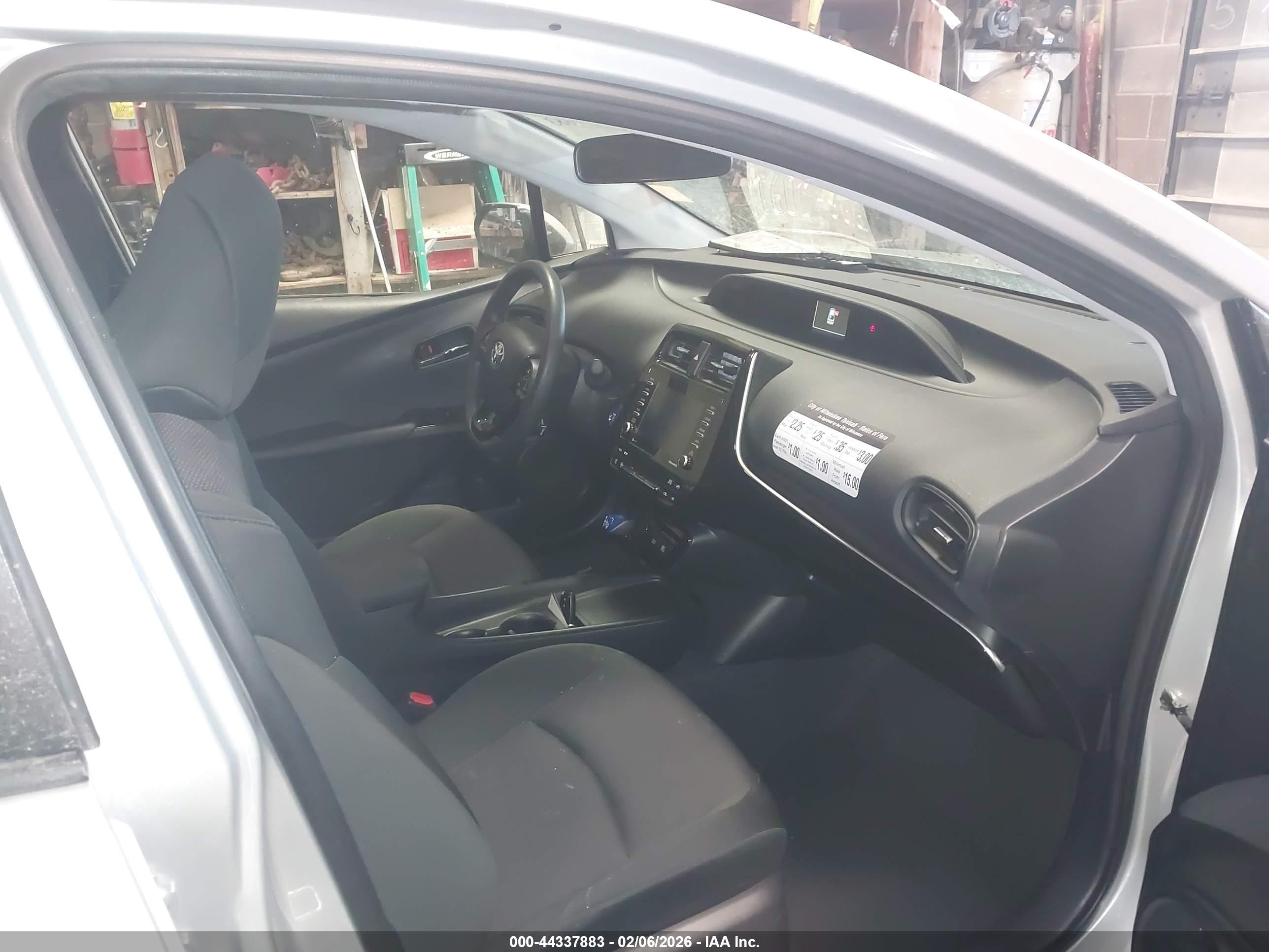 TOYOTA PRIUS image 5