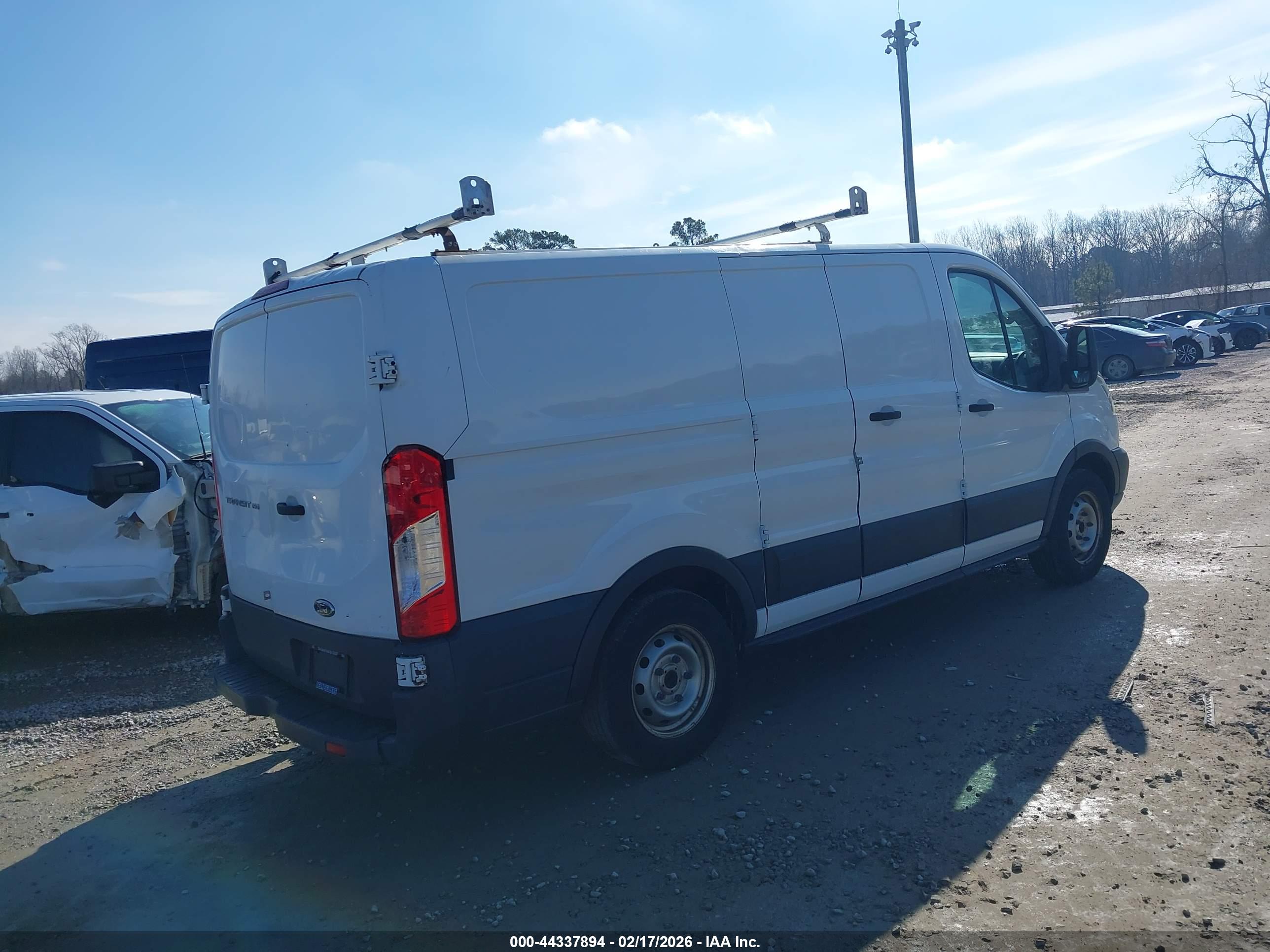 FORD TRANSIT-150 image 4