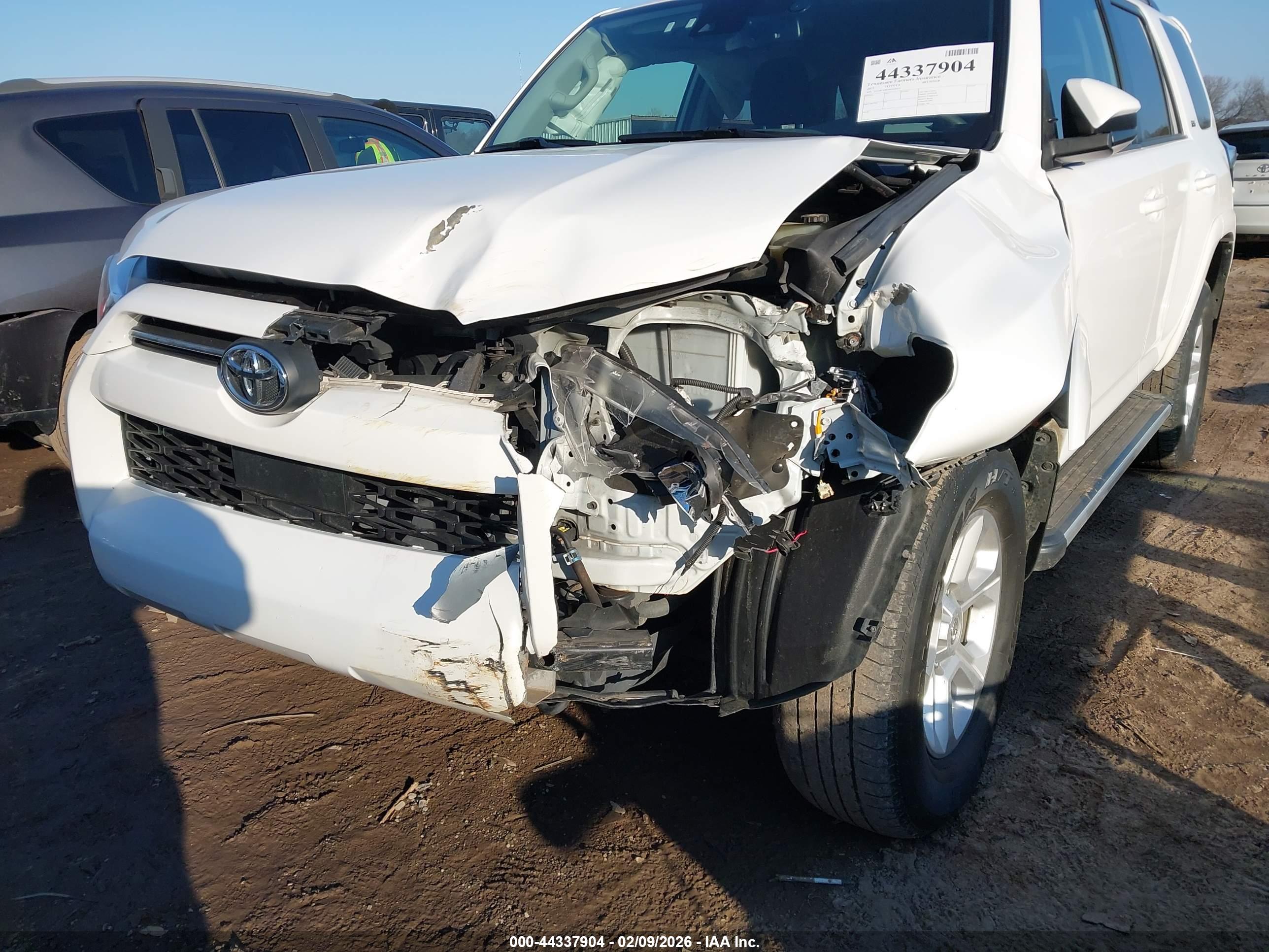 TOYOTA 4RUNNER image 6