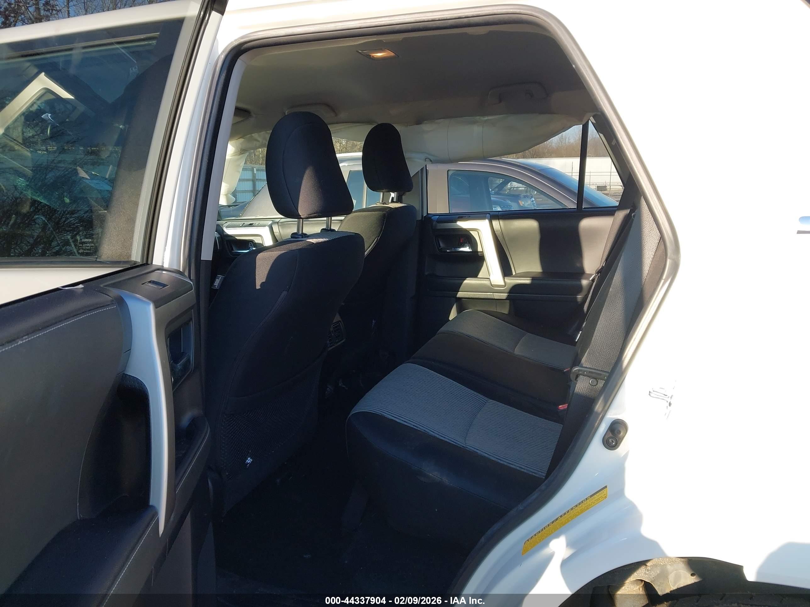 TOYOTA 4RUNNER image 8