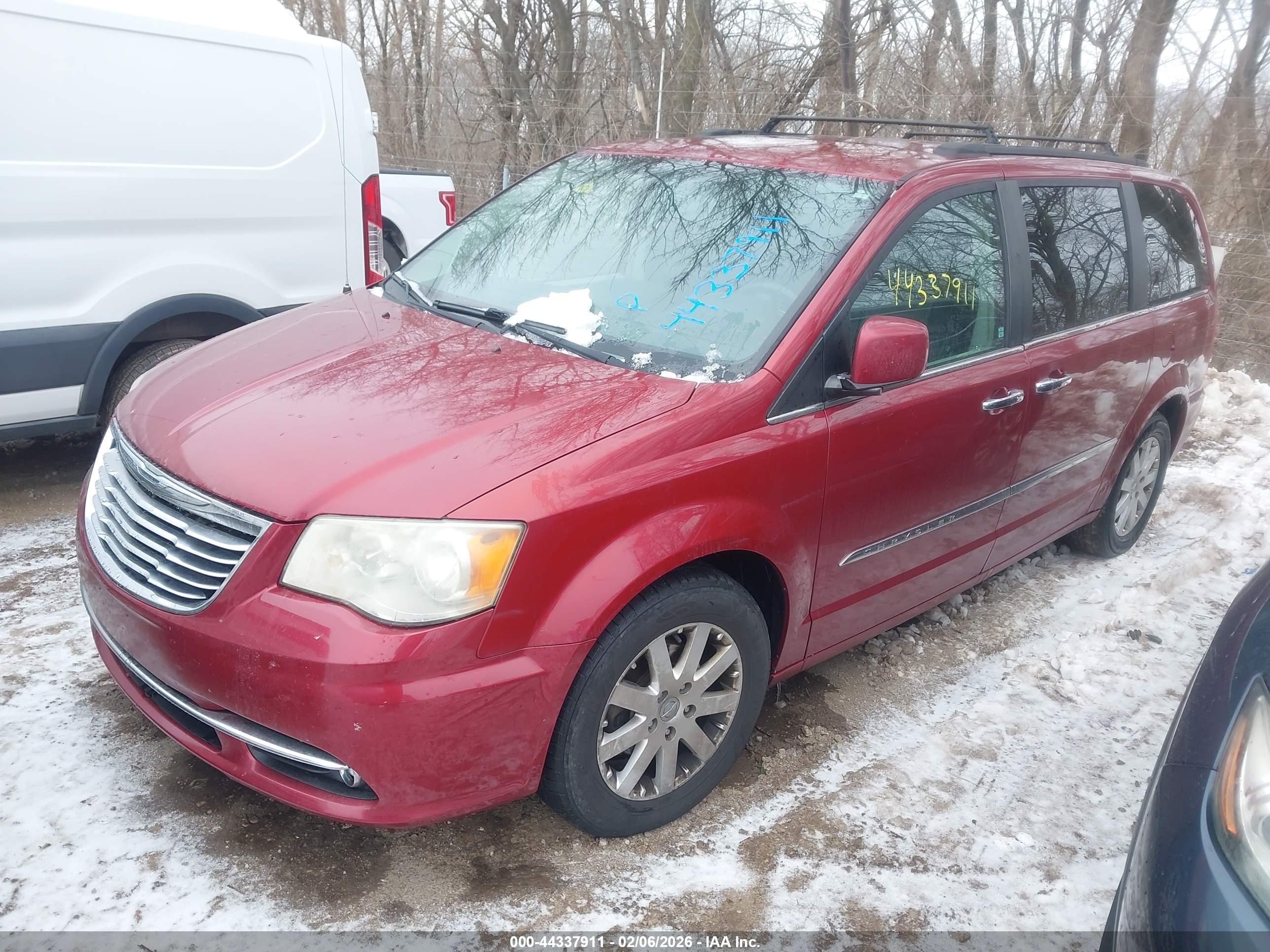 CHRYSLER TOWN image 2