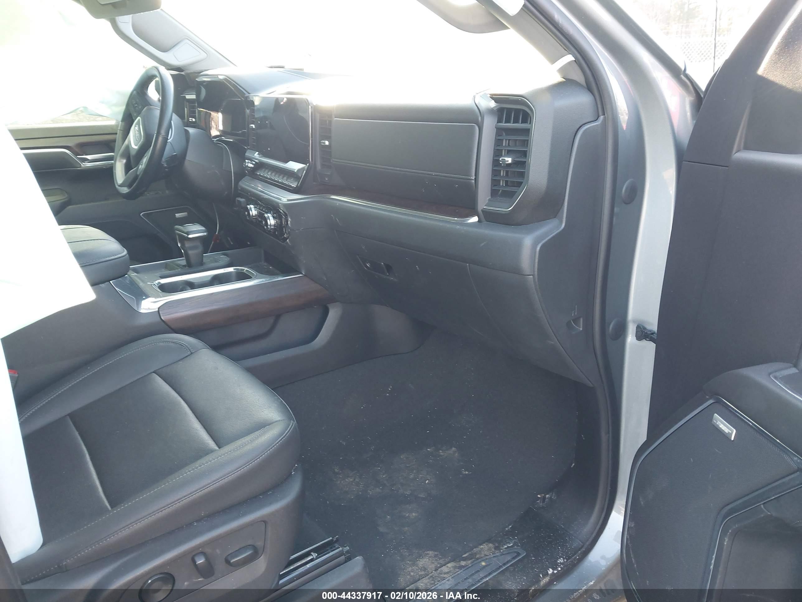 GMC SIERRA image 5