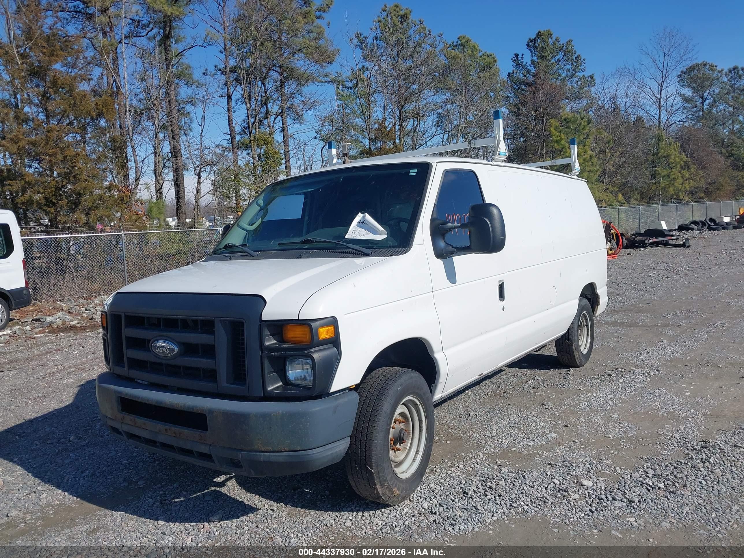 FORD E-150 image 2