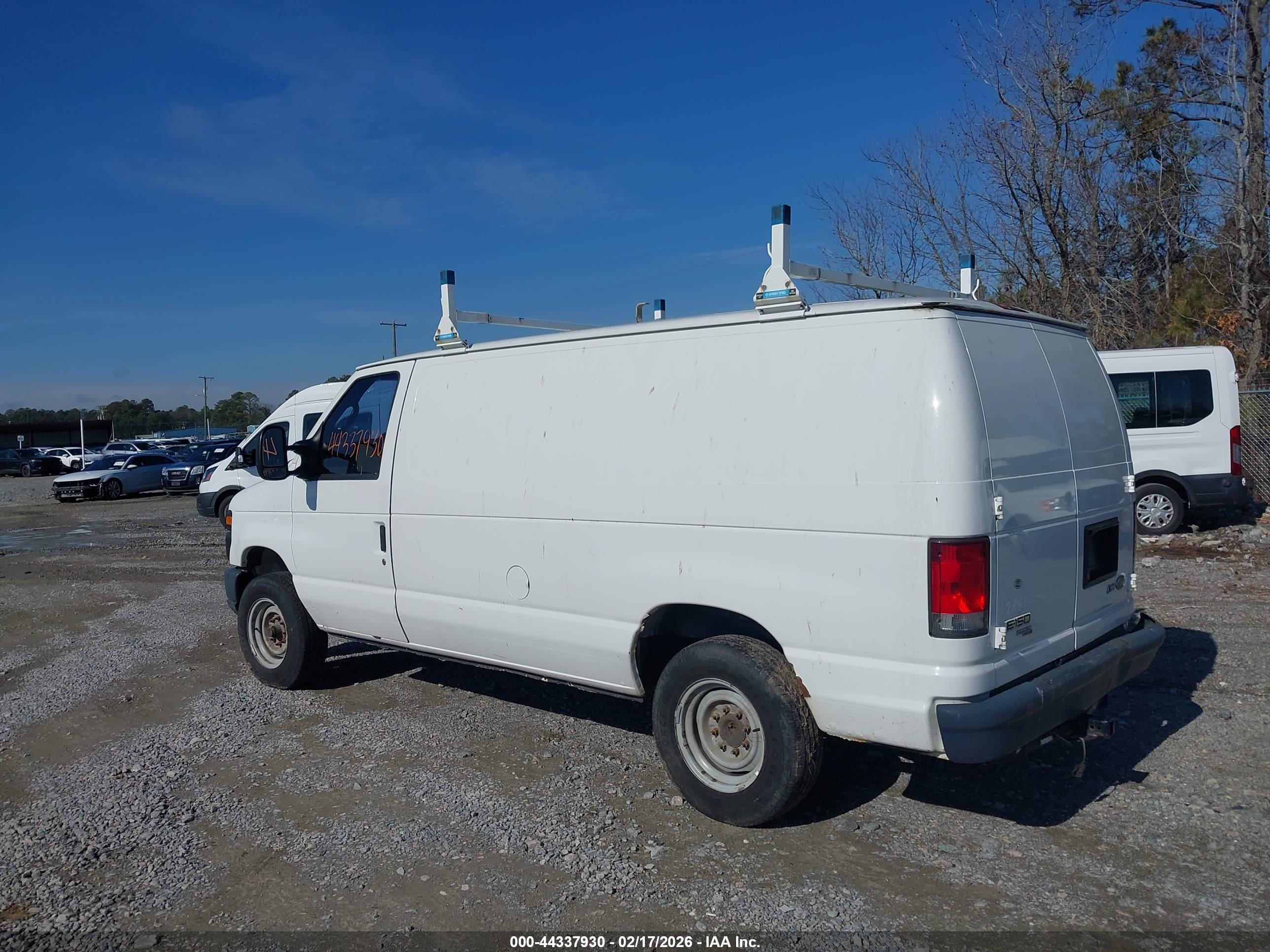FORD E-150 image 3