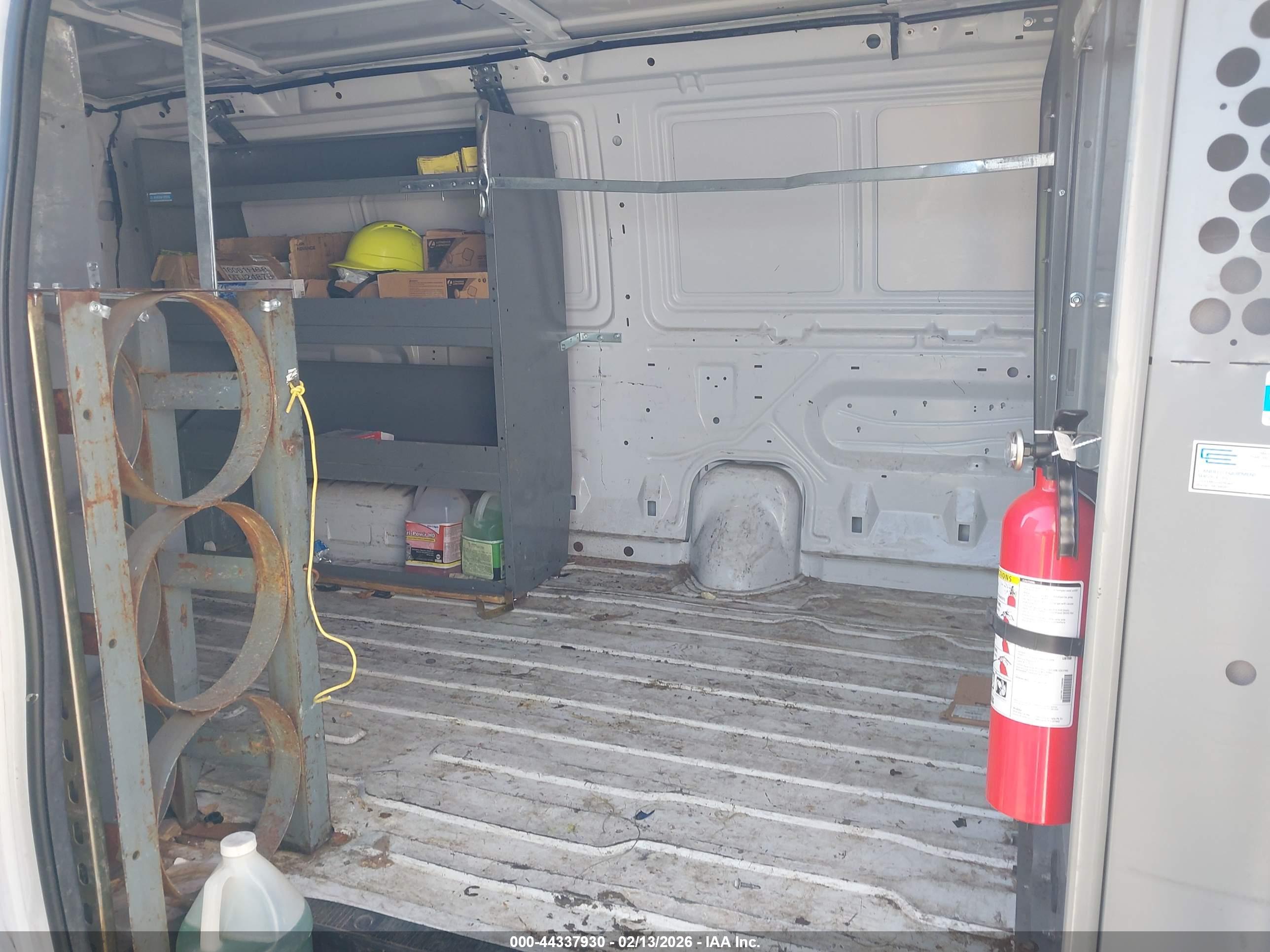 FORD E-150 image 8