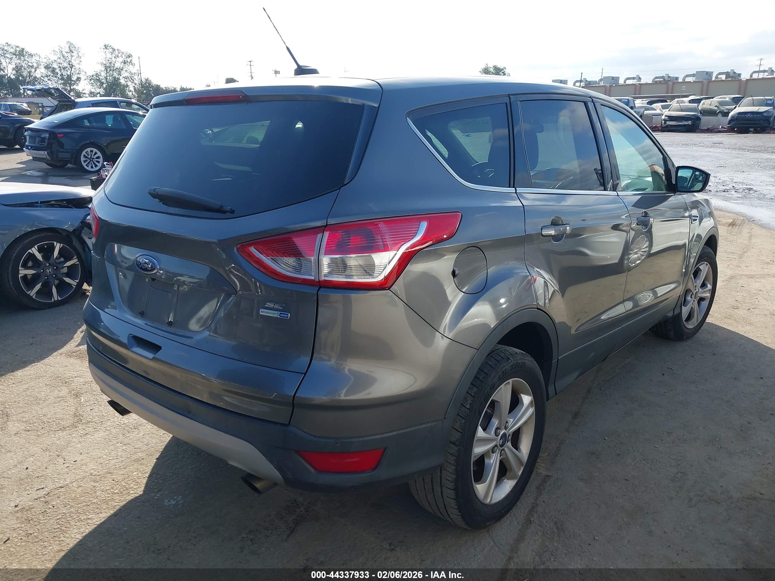 FORD ESCAPE image 4