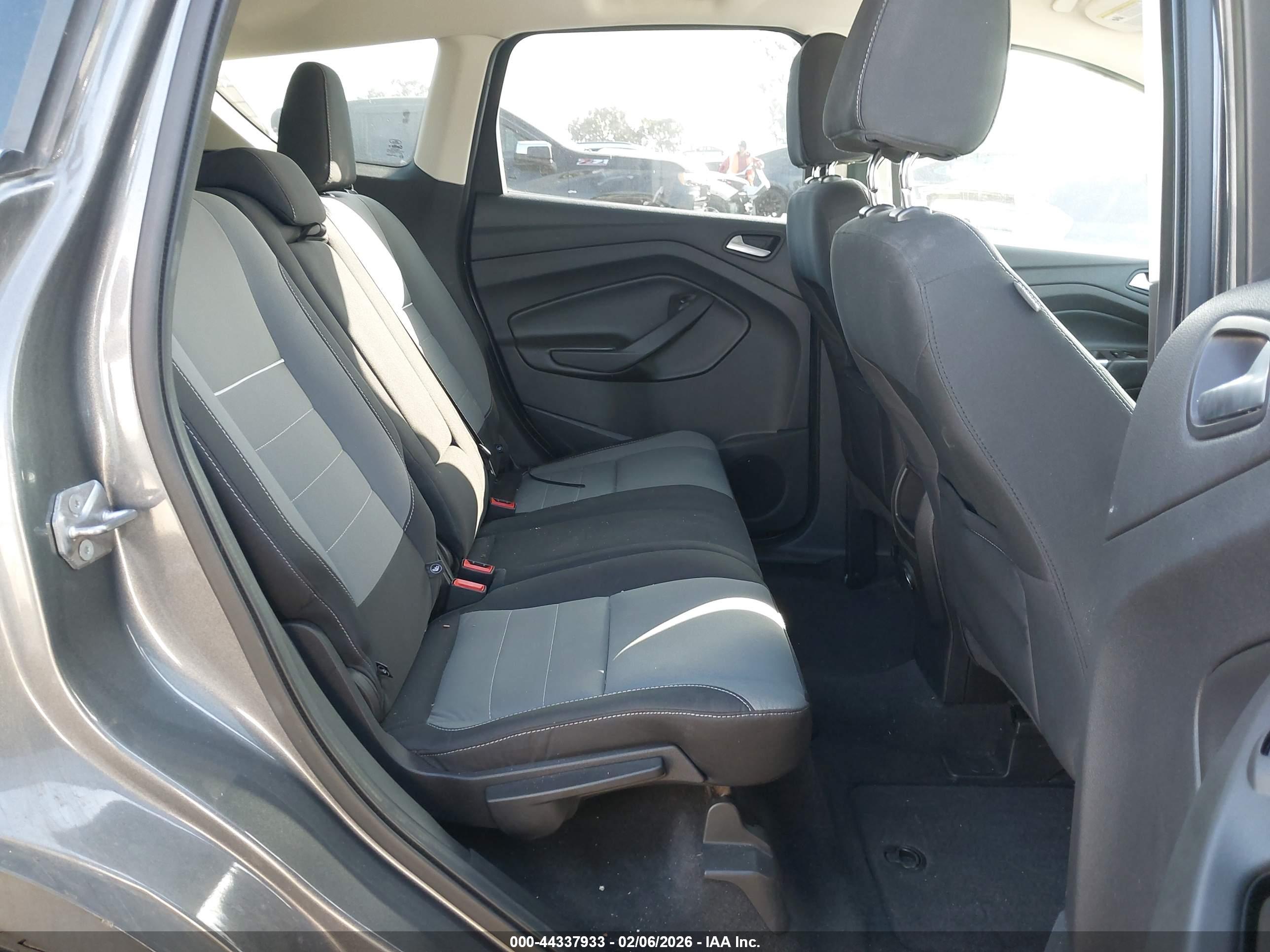 FORD ESCAPE image 8