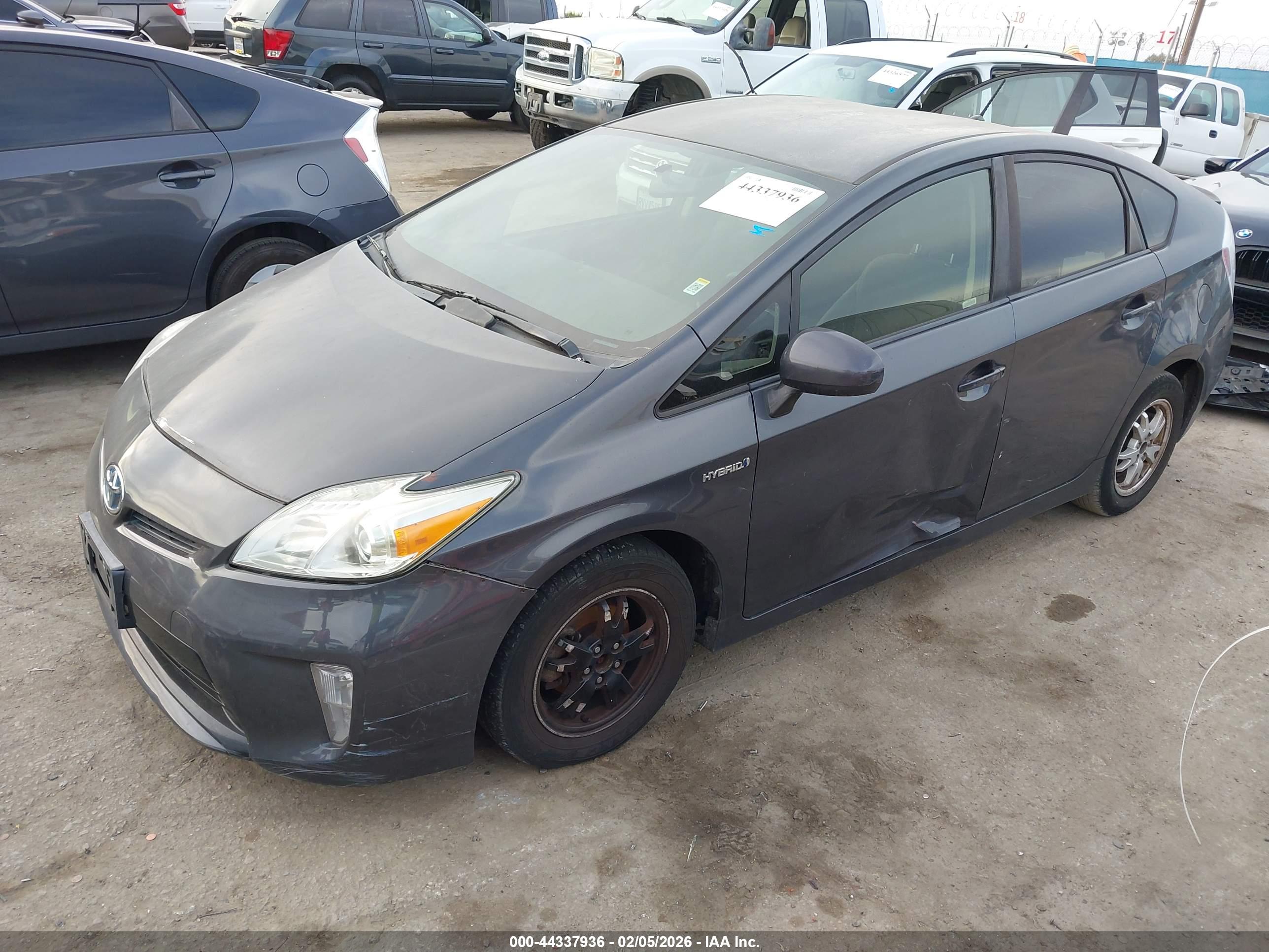 TOYOTA PRIUS image 2