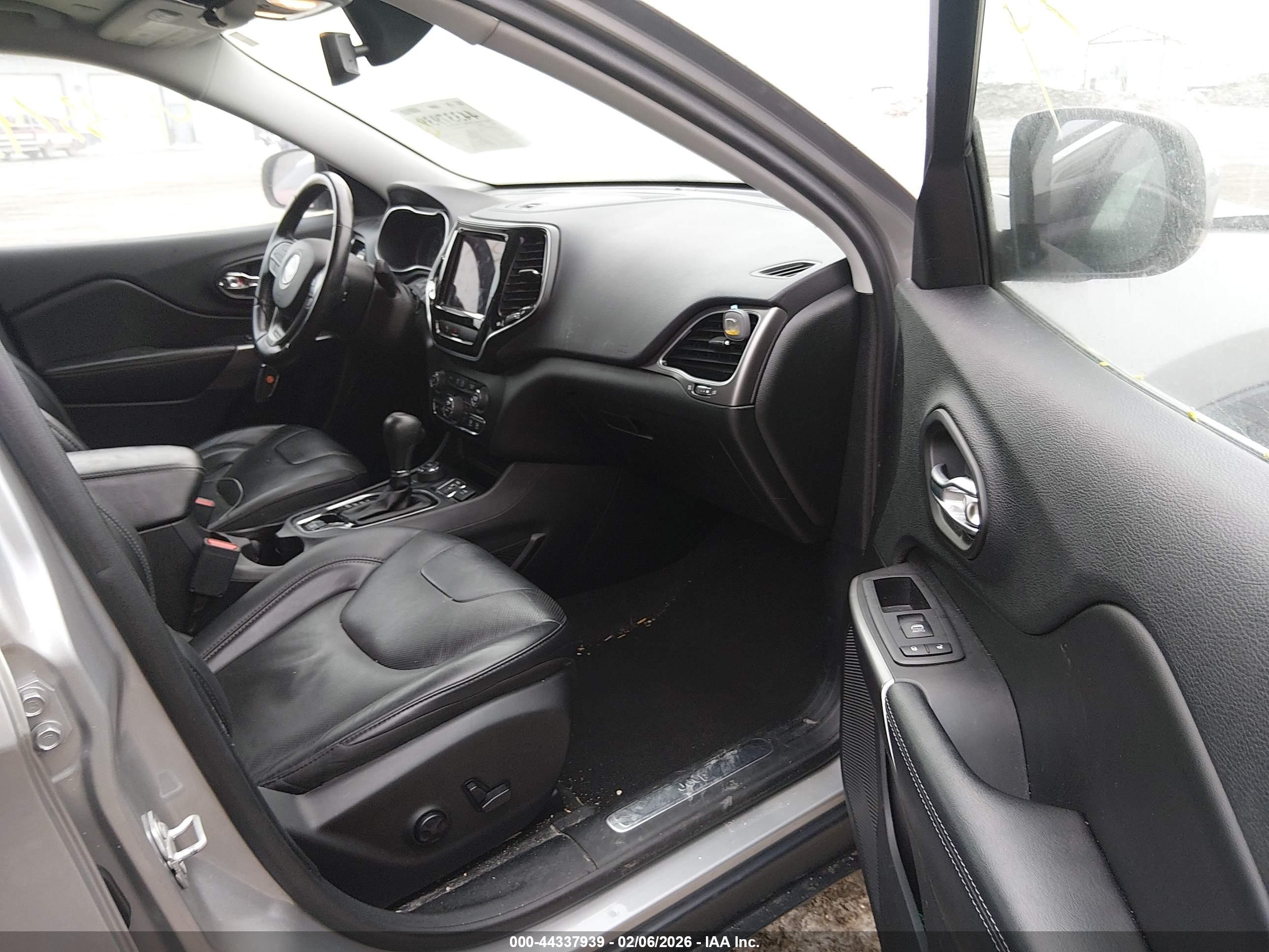 JEEP CHEROKEE image 5
