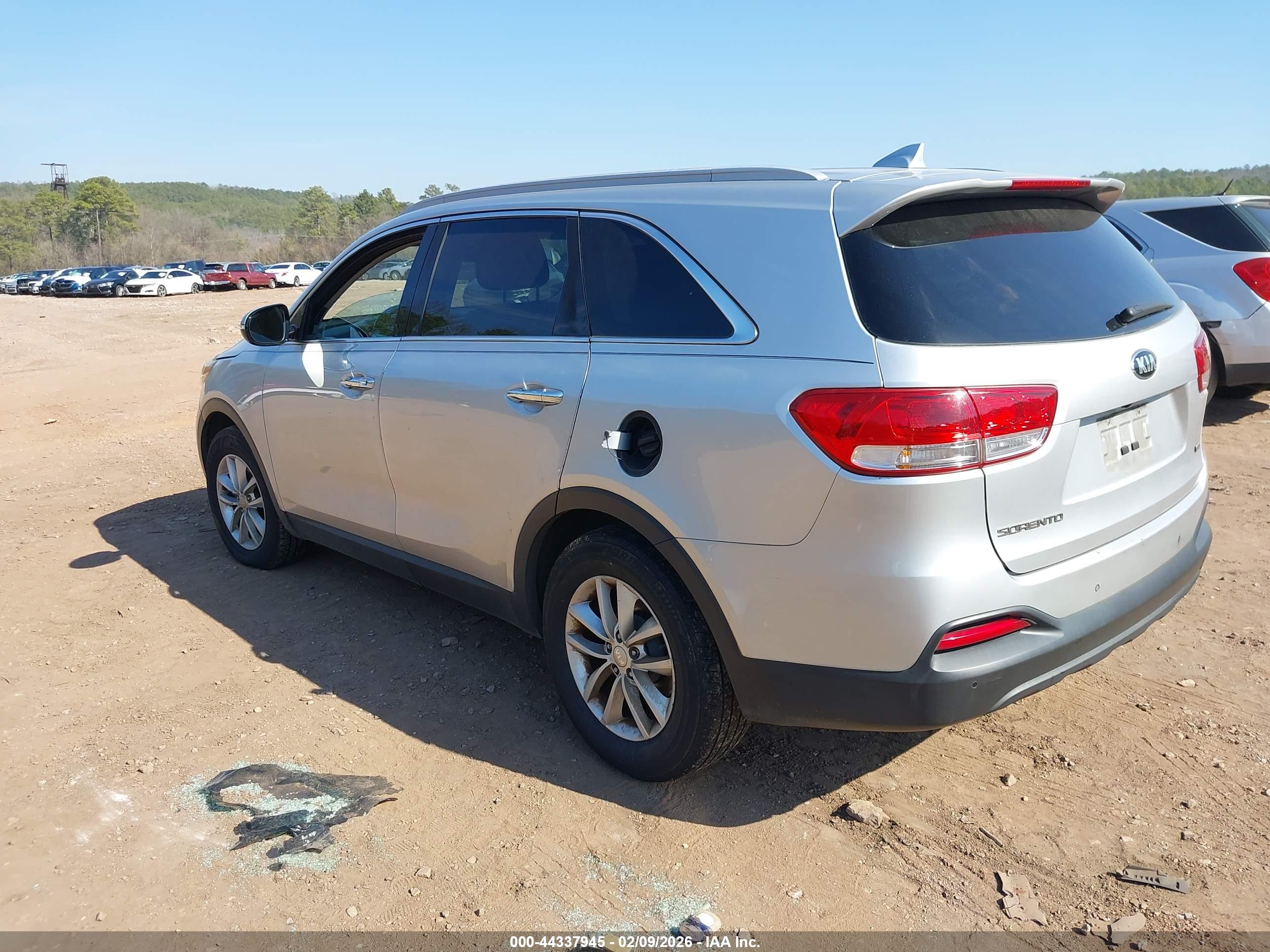 KIA SORENTO image 3