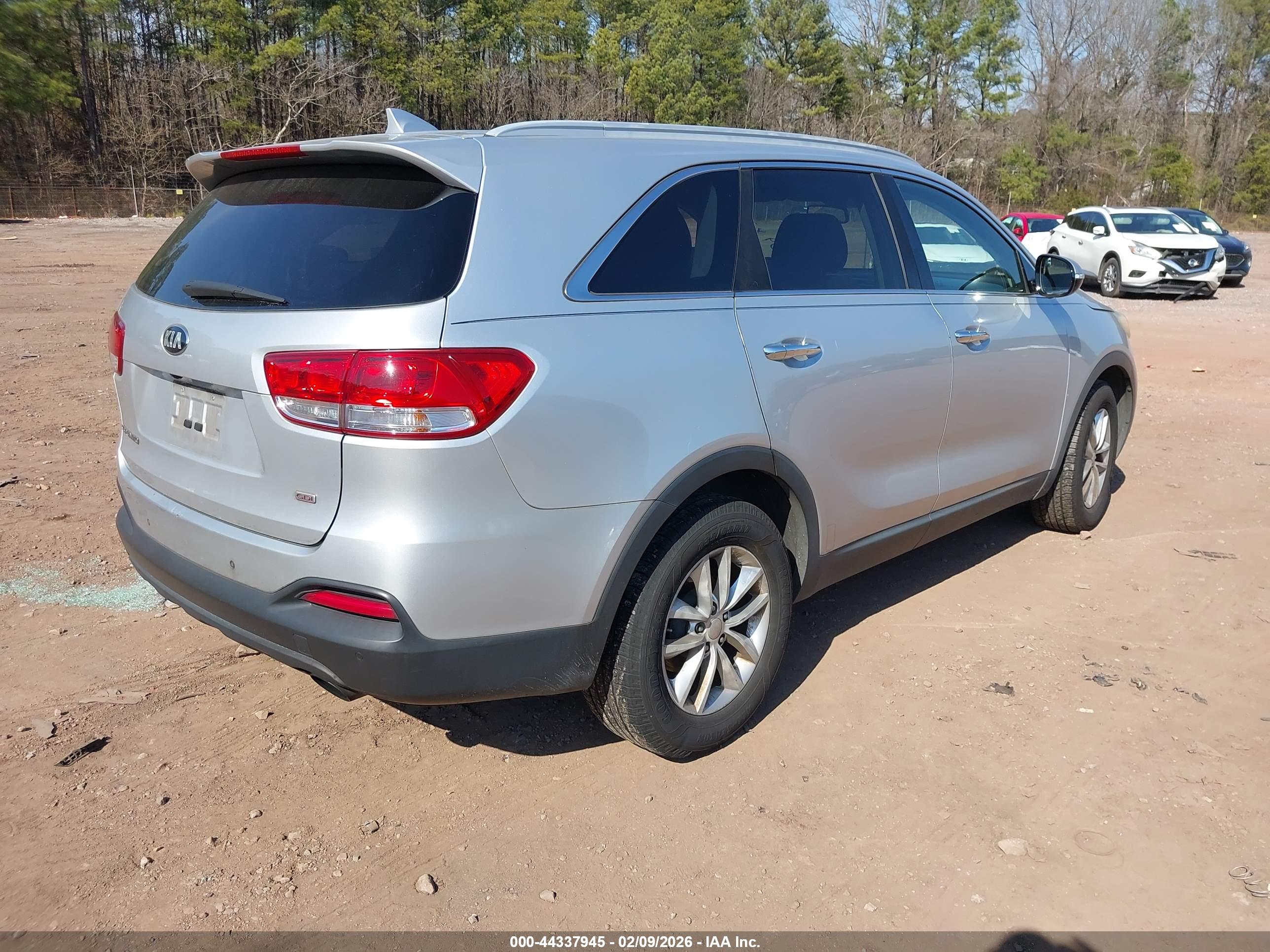 KIA SORENTO image 4