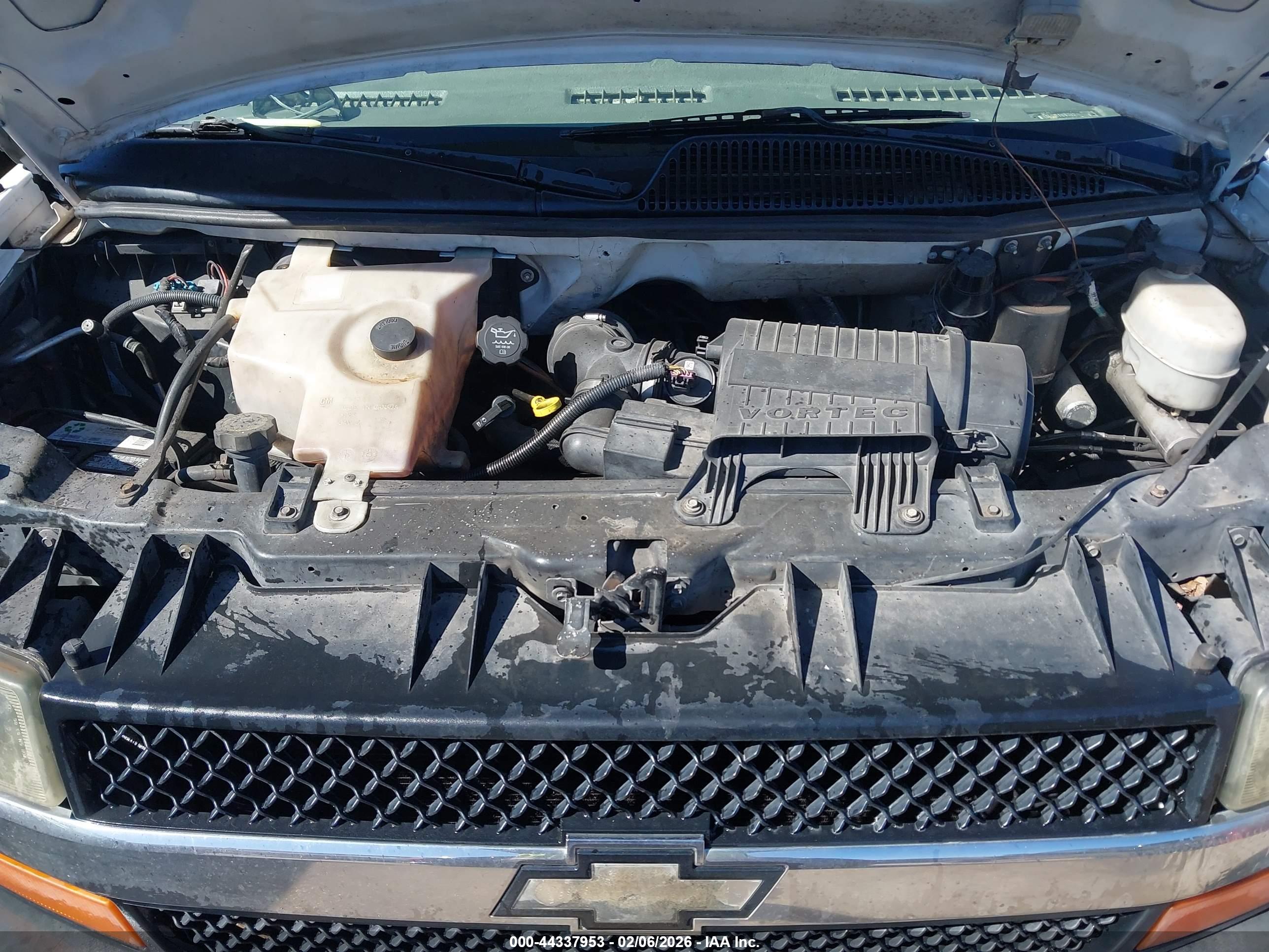 CHEVROLET EXPRESS image 10
