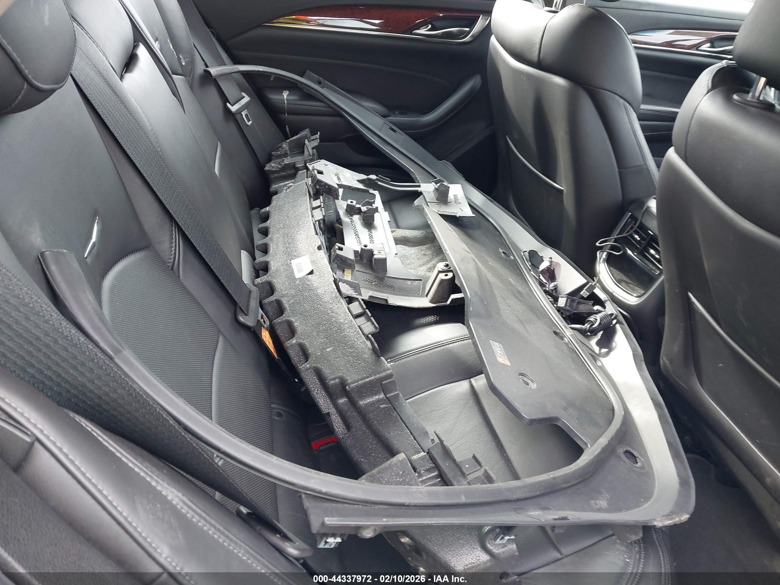 CADILLAC CTS image 8