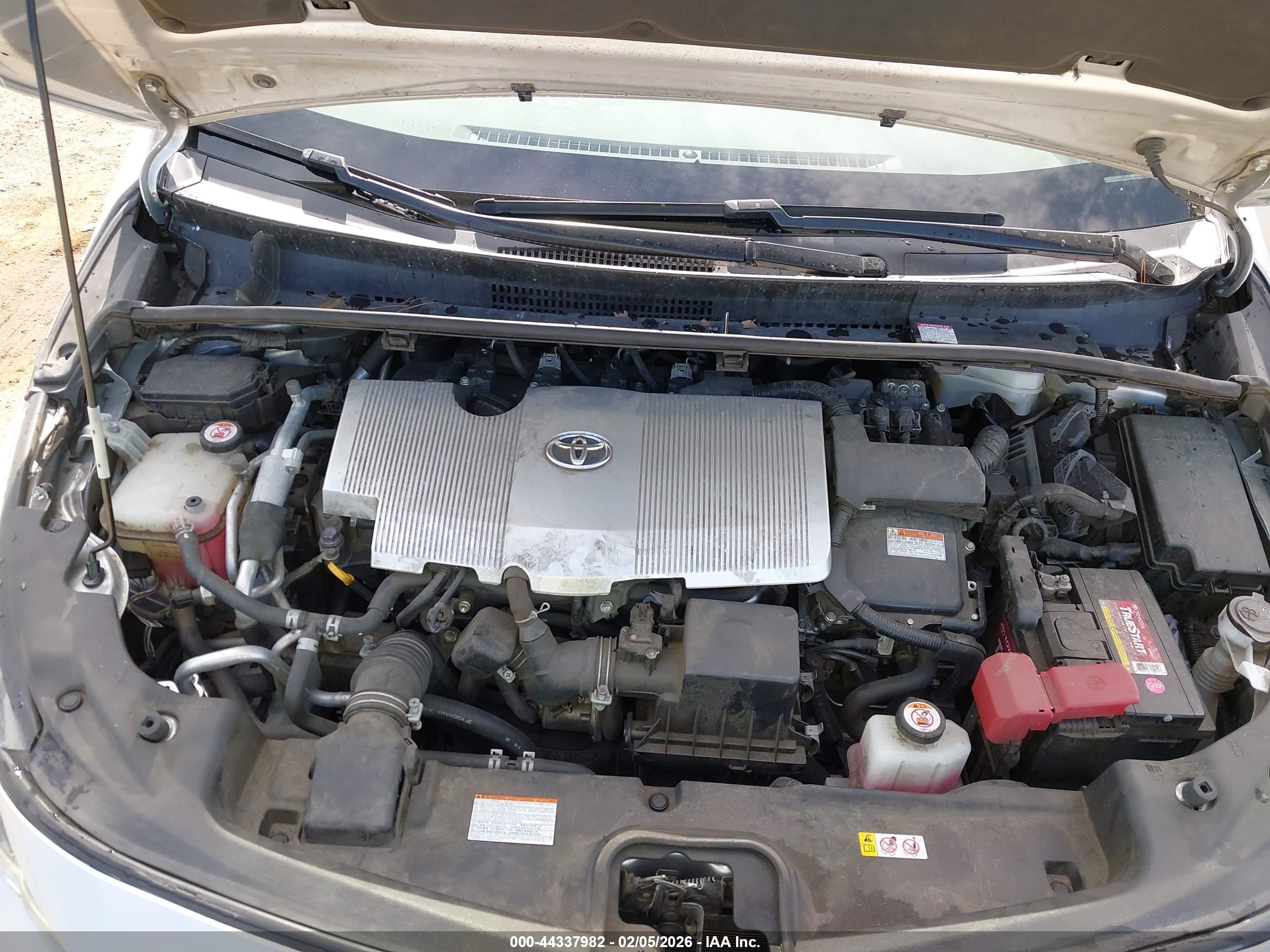 TOYOTA PRIUS image 10