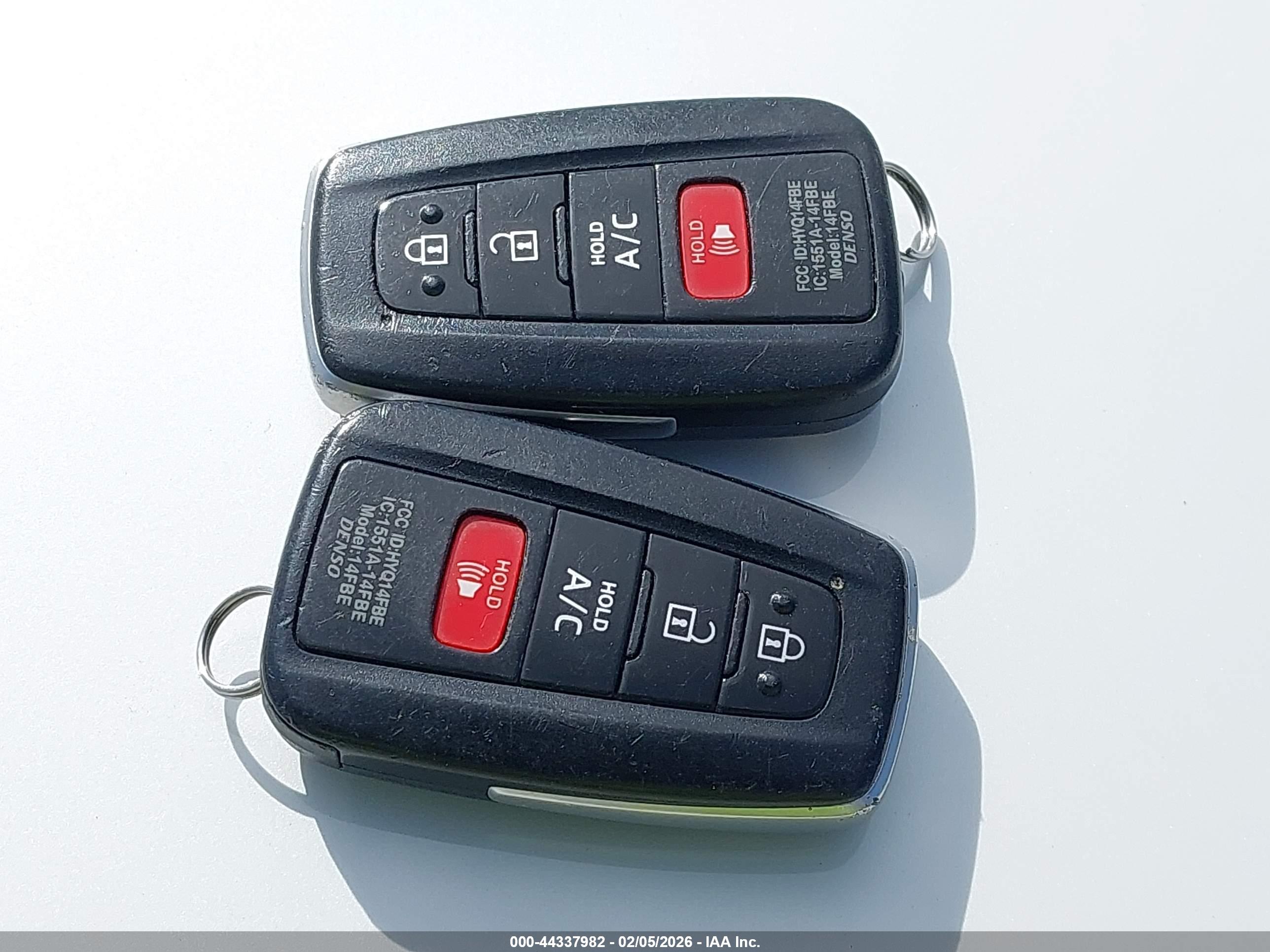 TOYOTA PRIUS image 11
