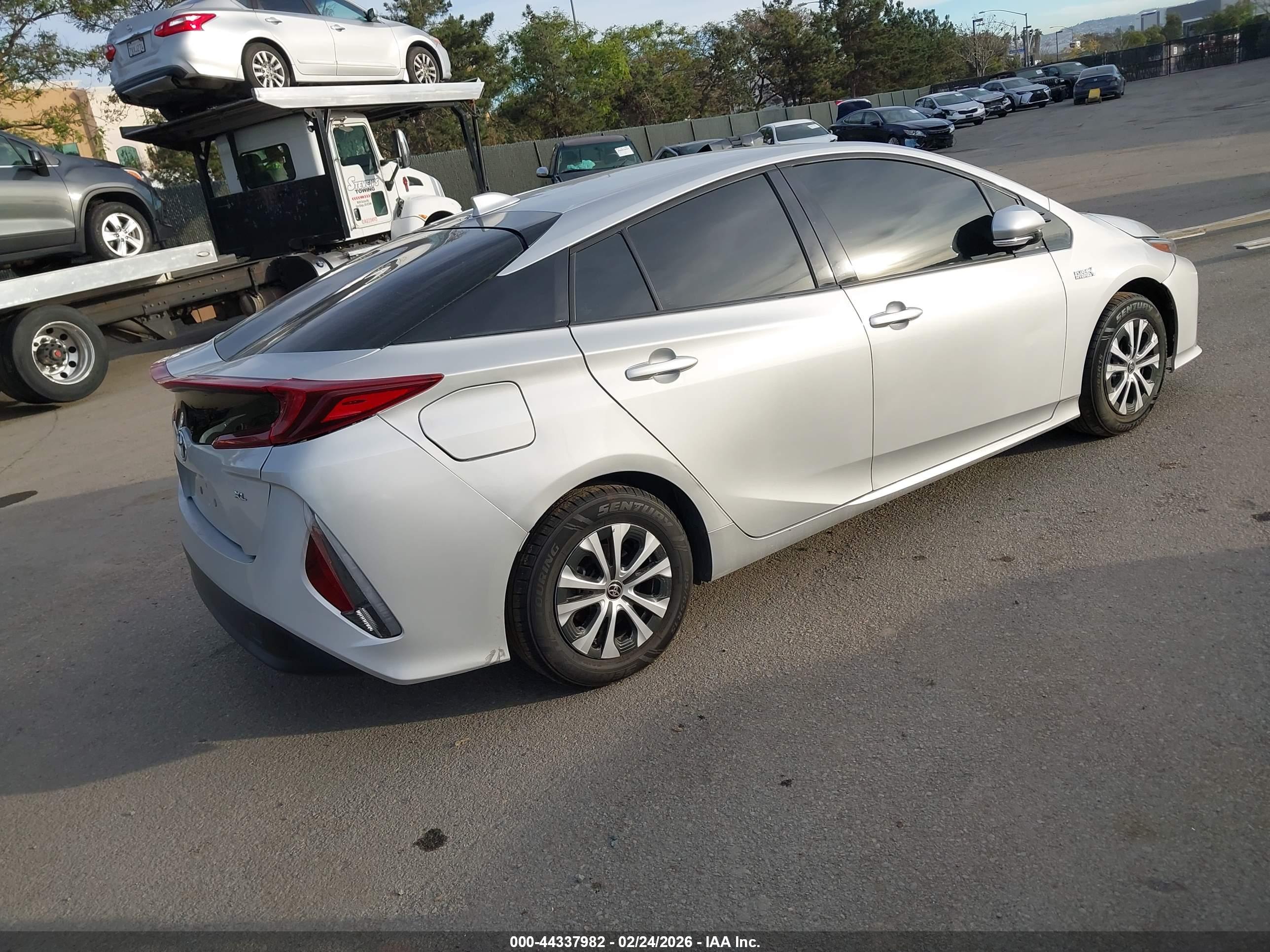 TOYOTA PRIUS image 4