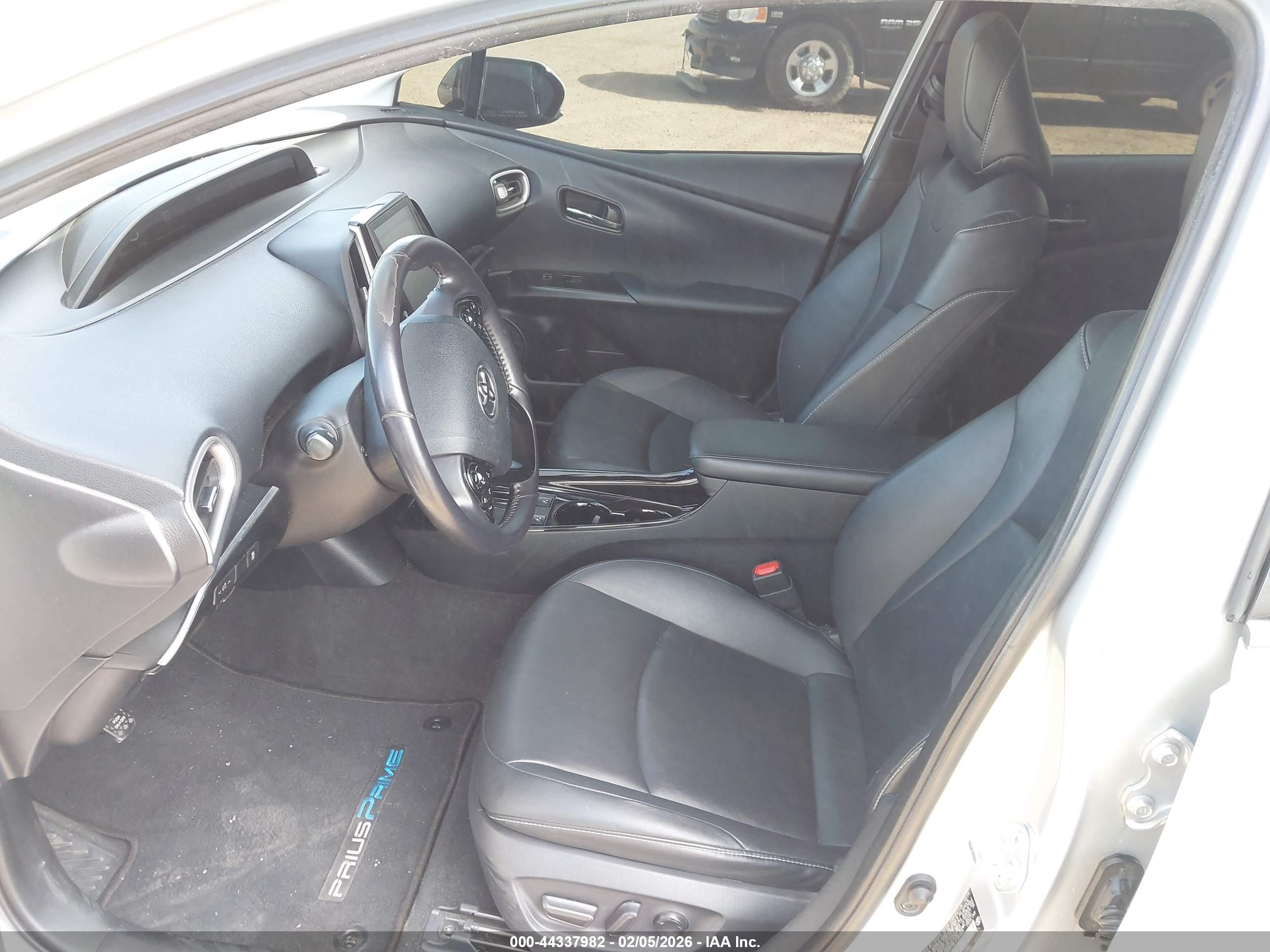 TOYOTA PRIUS image 5