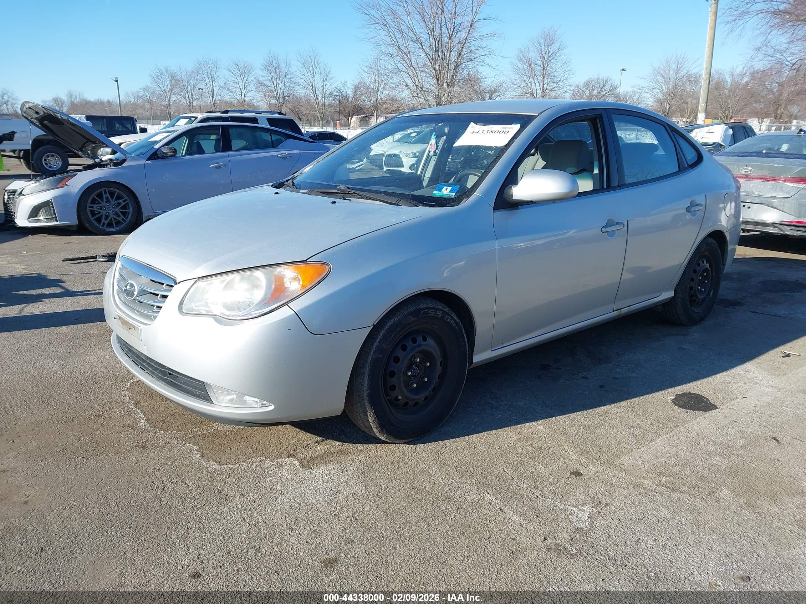 HYUNDAI ELANTRA image 2
