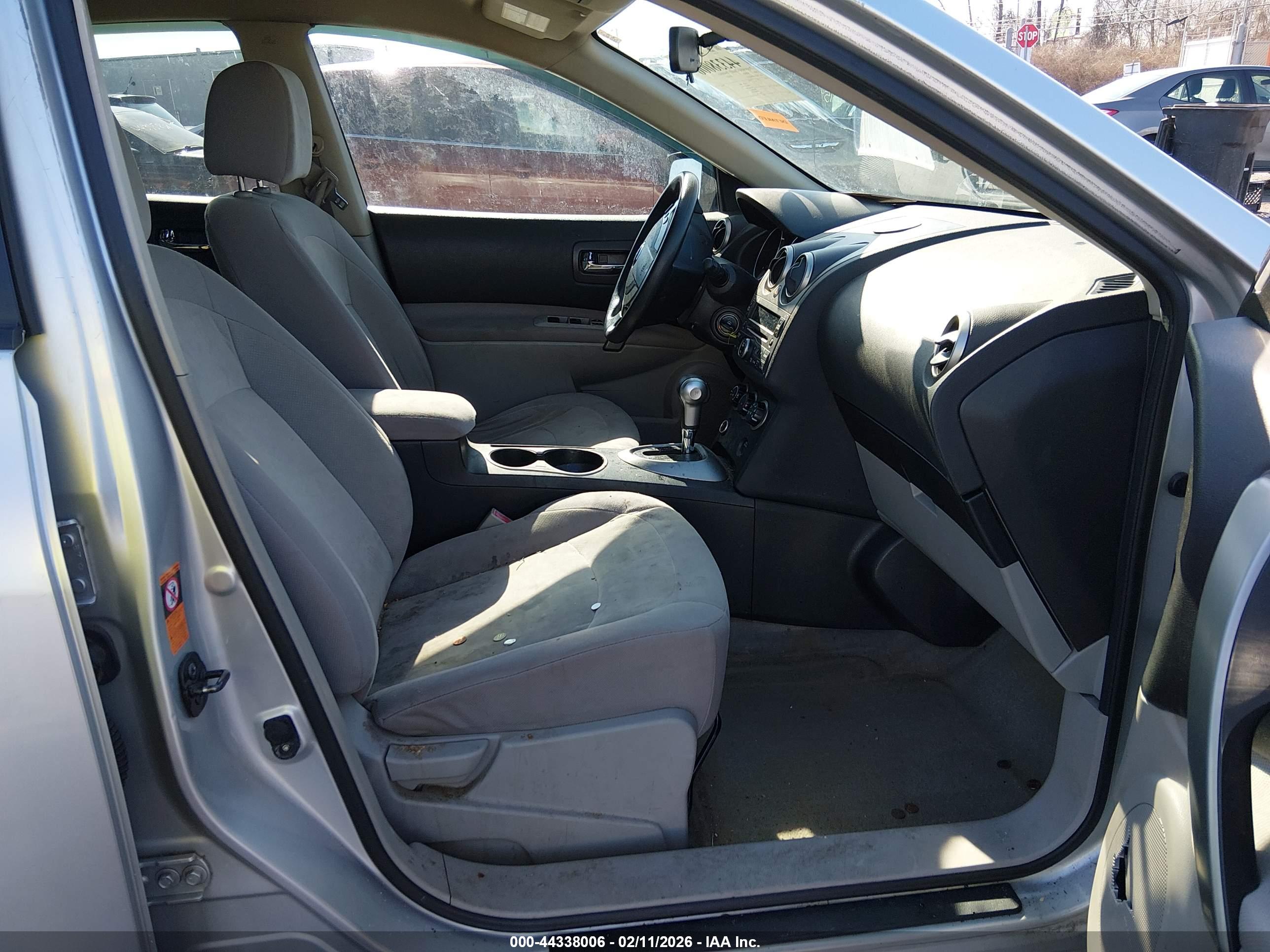 NISSAN ROGUE image 5
