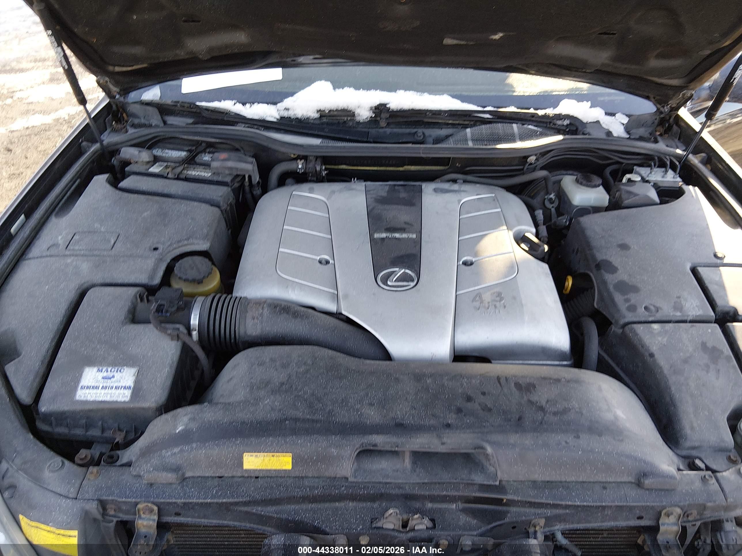 LEXUS LS image 10