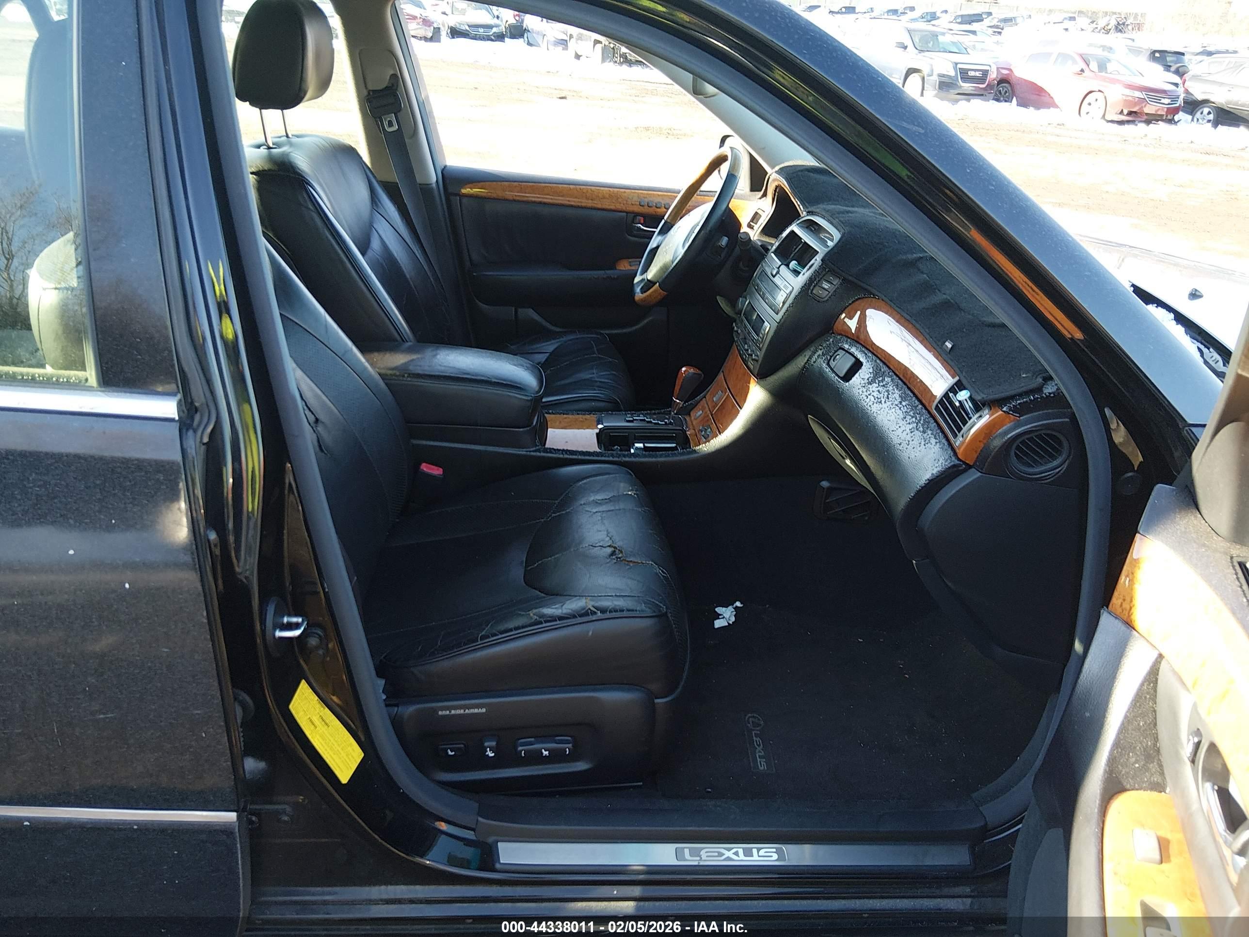 LEXUS LS image 5