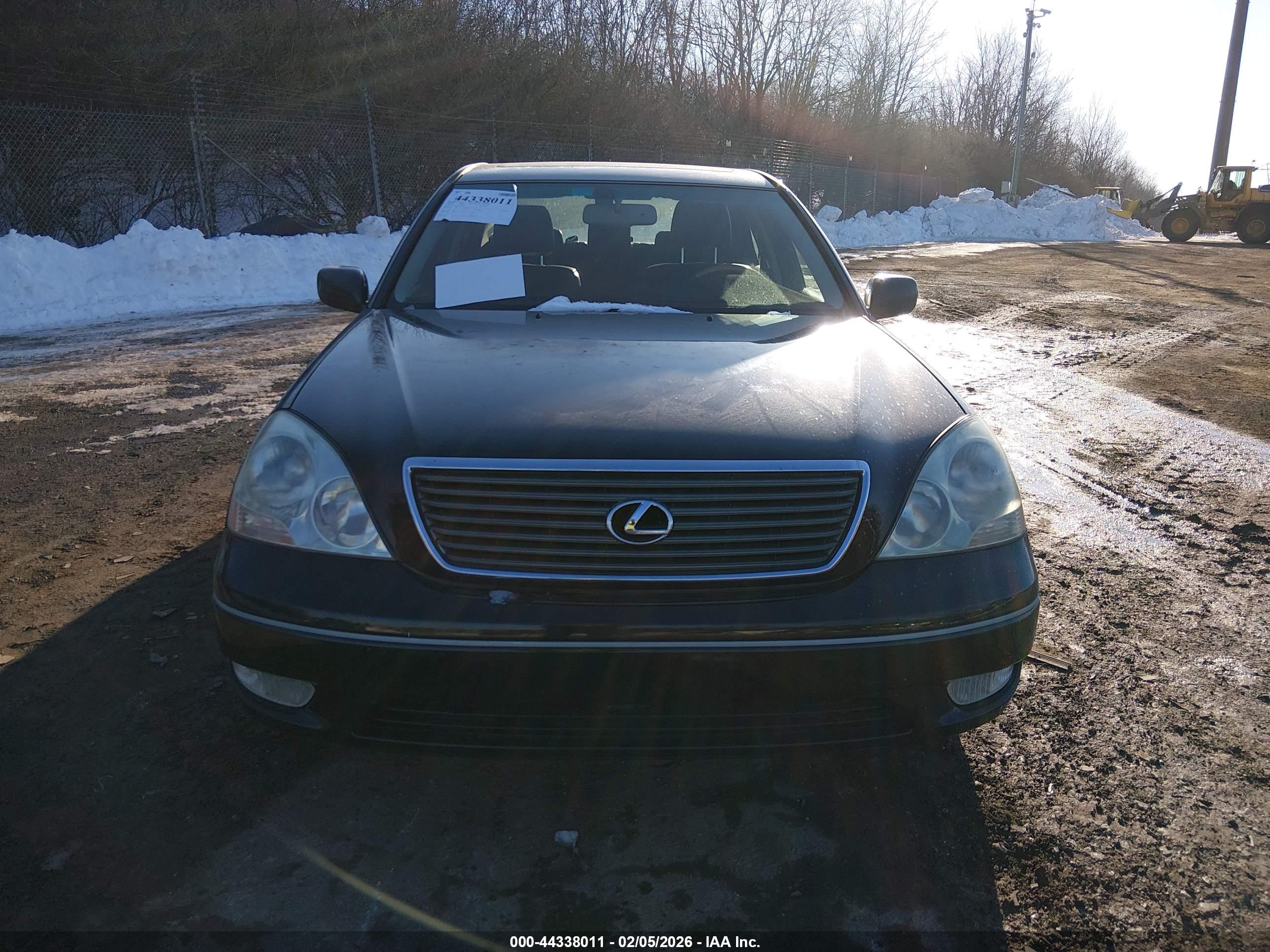 LEXUS LS image 6