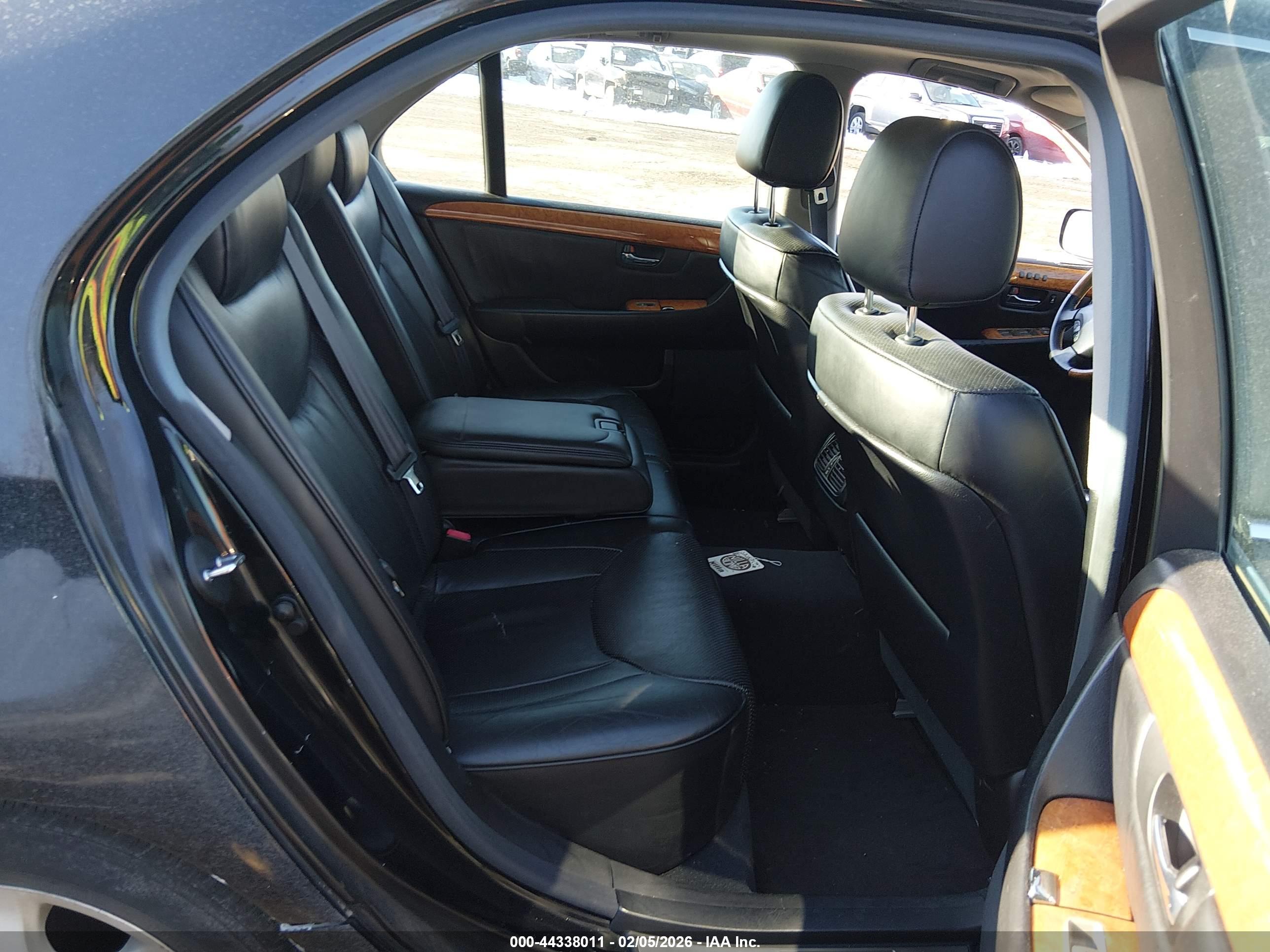 LEXUS LS image 8