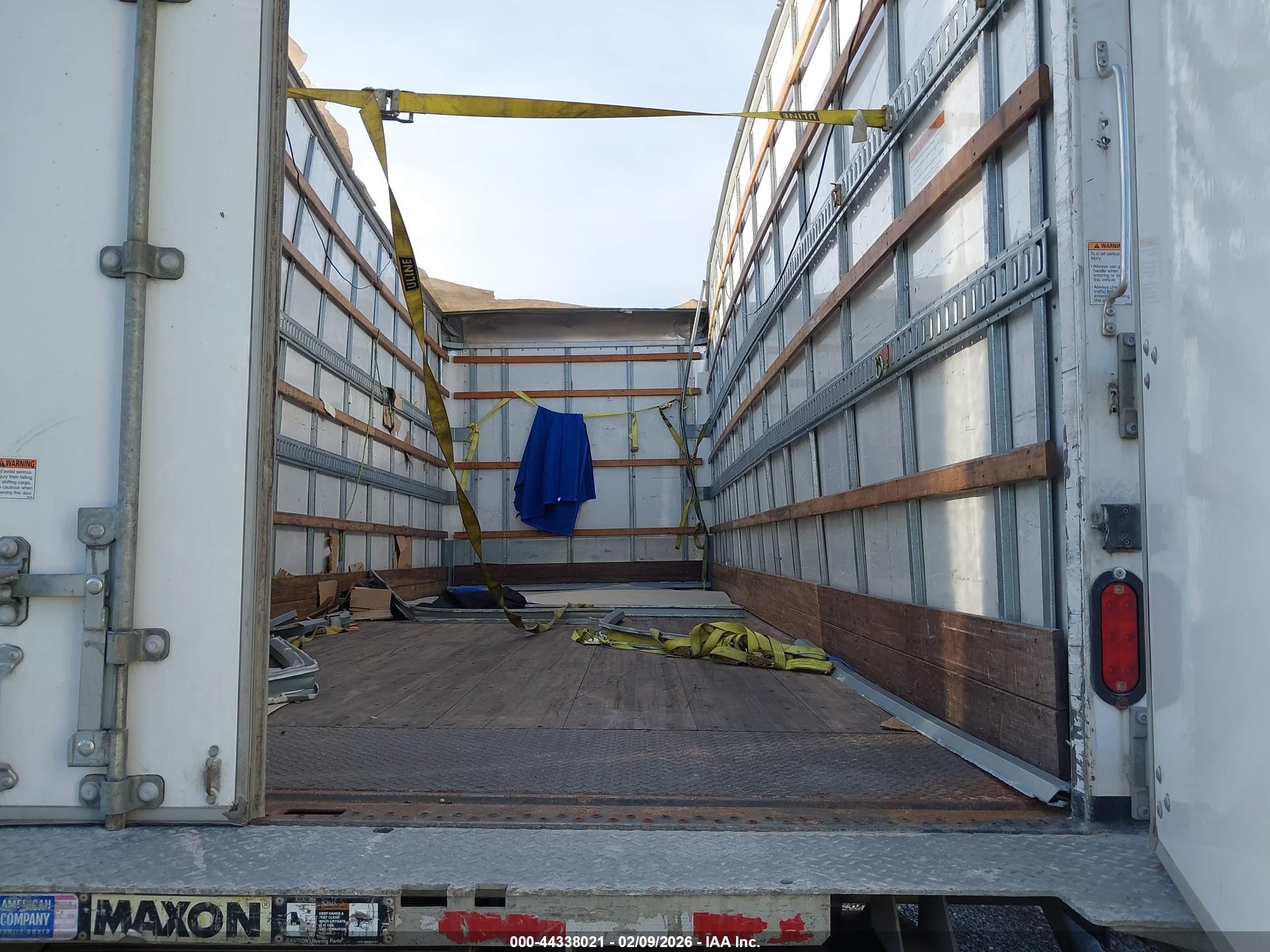 FREIGHTLINER M2 image 7