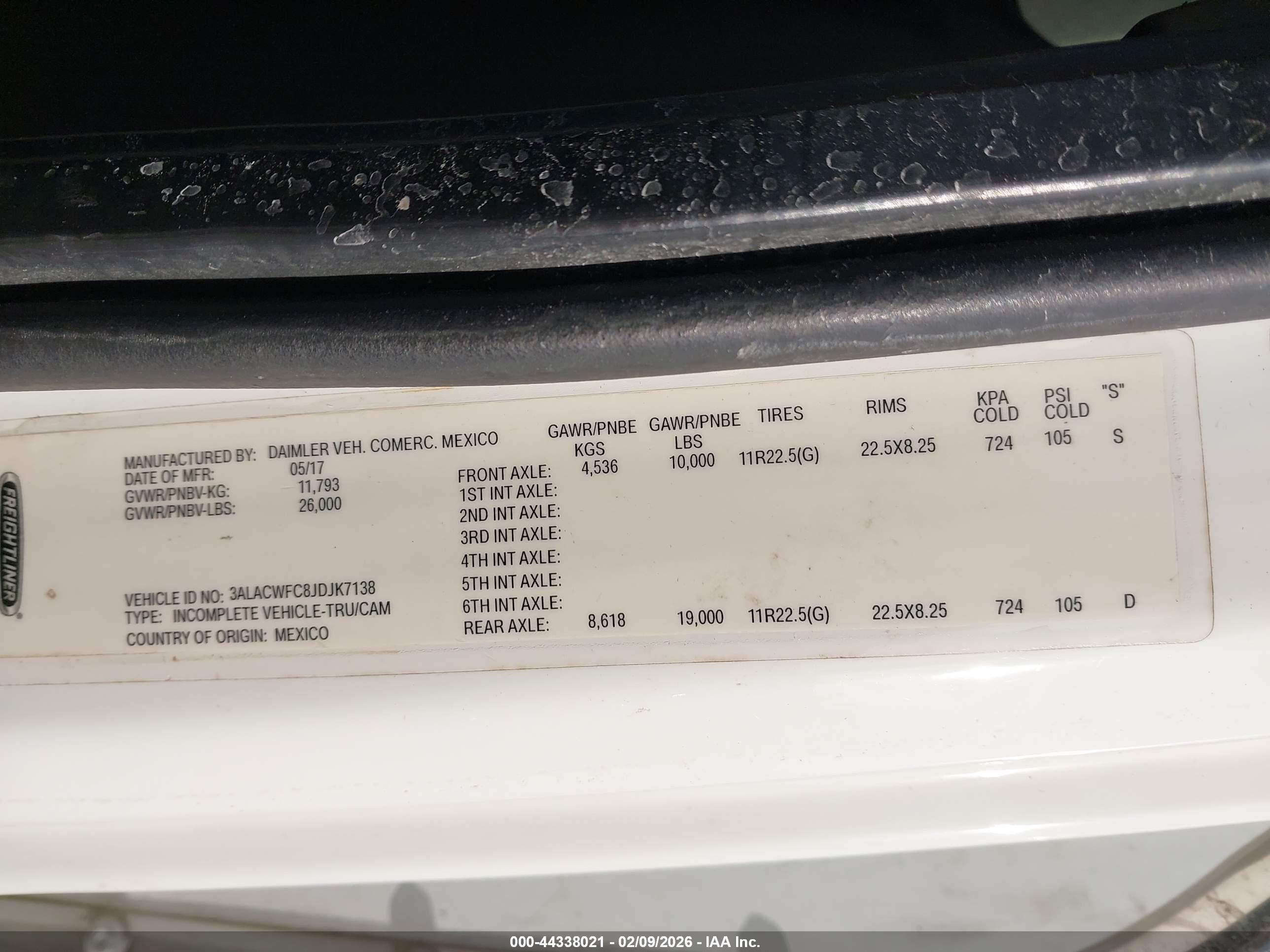 FREIGHTLINER M2 image 9