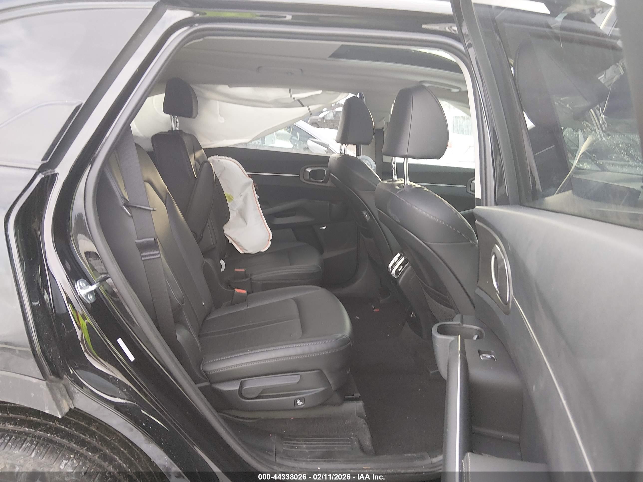 KIA SORENTO image 8