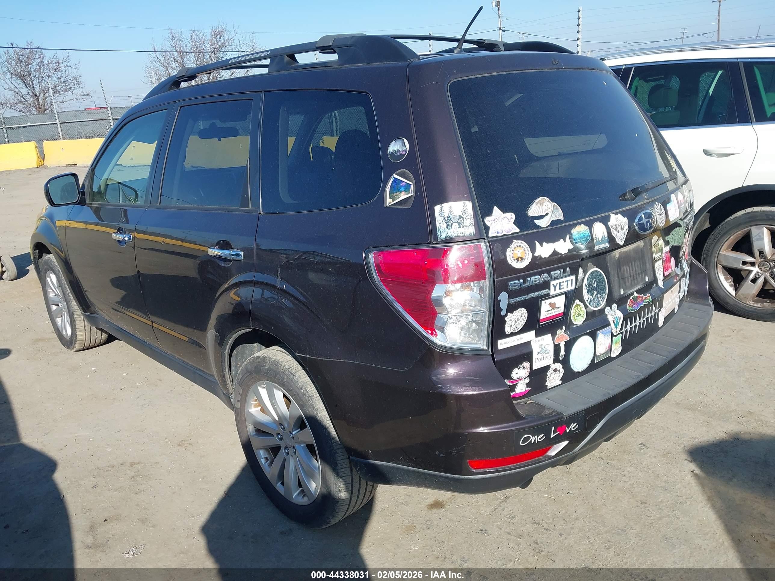 SUBARU FORESTER image 3
