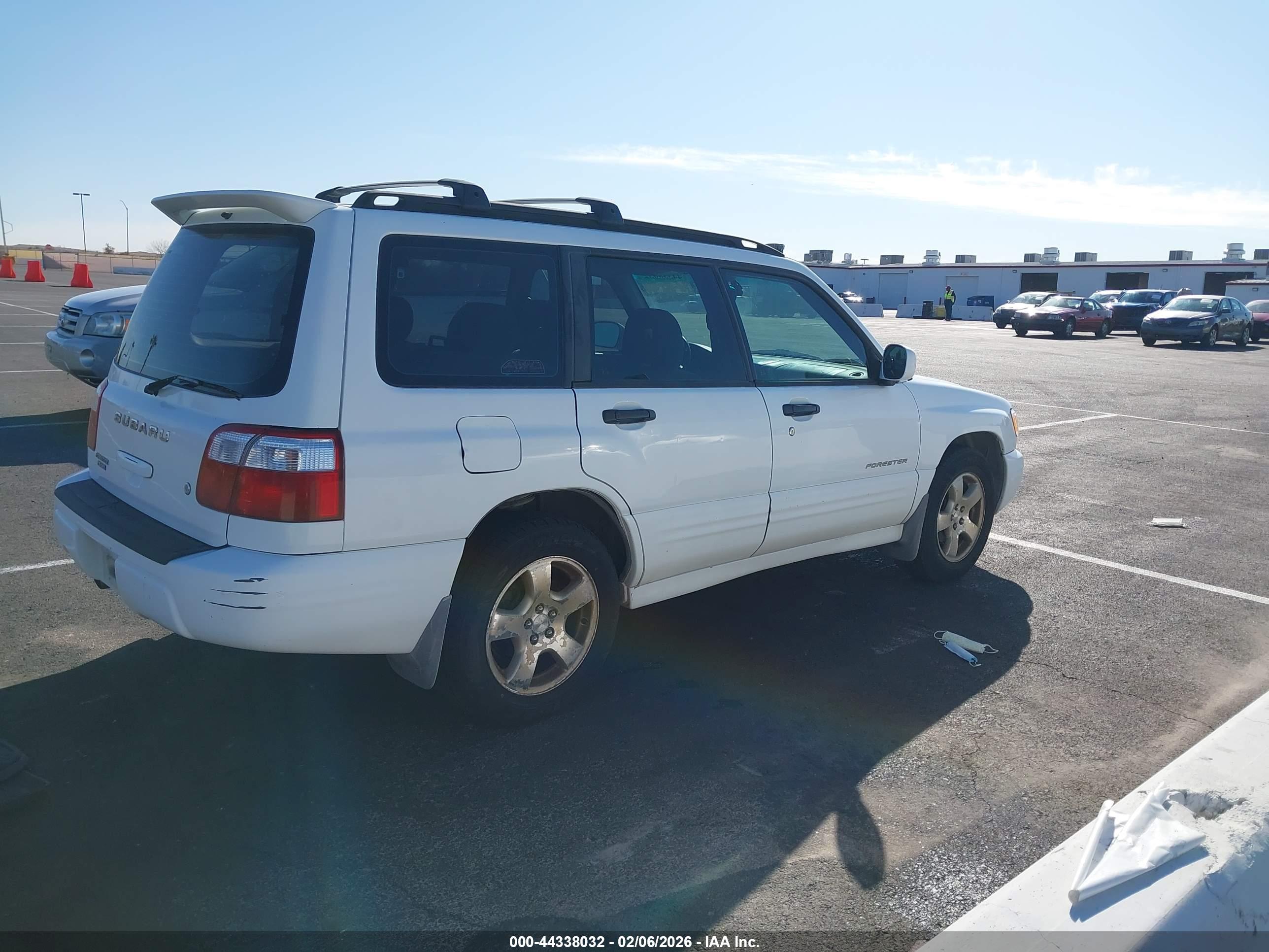 SUBARU FORESTER image 4