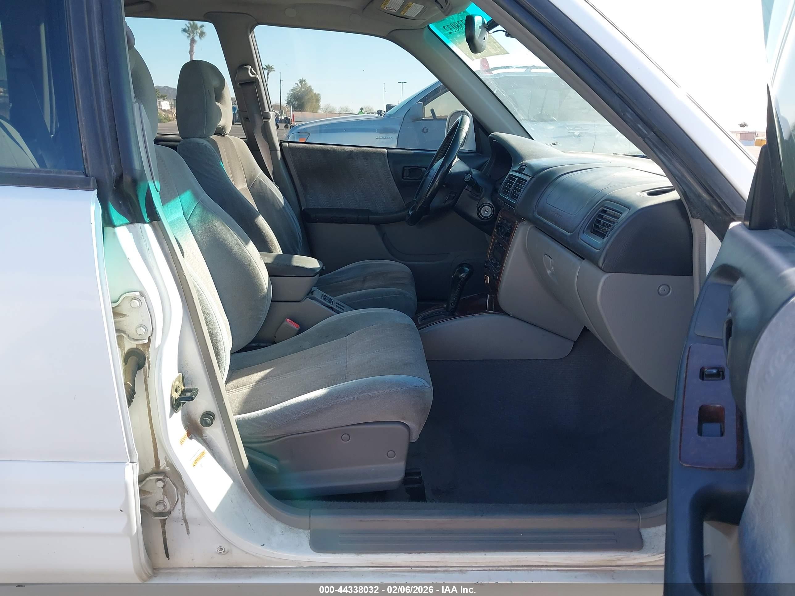SUBARU FORESTER image 5