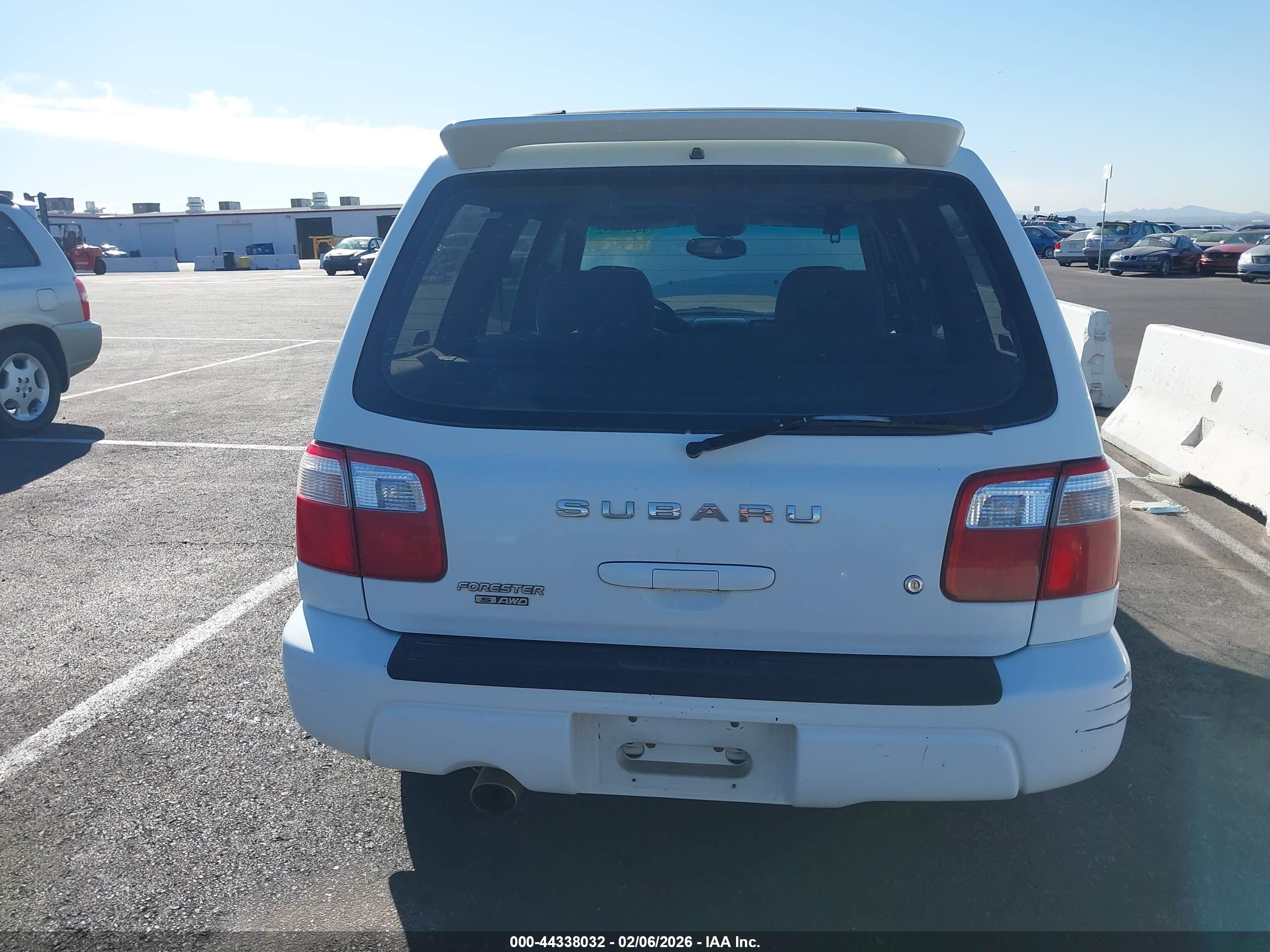 SUBARU FORESTER image 6
