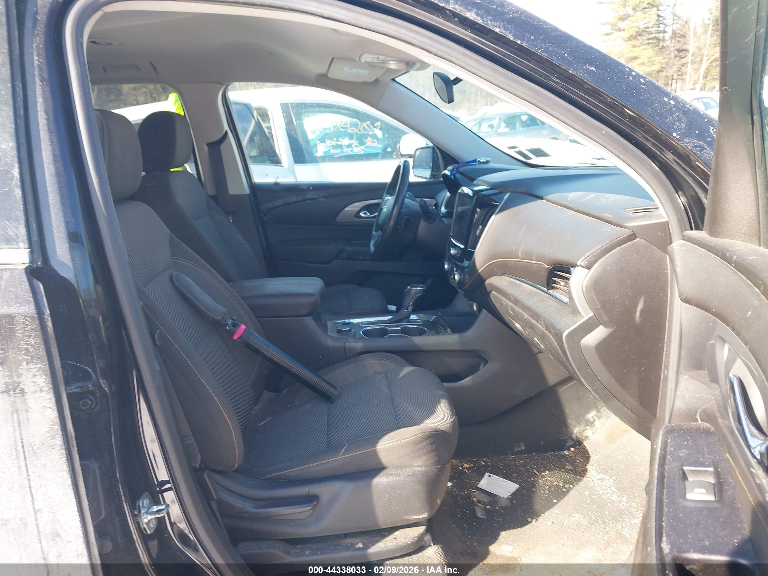 CHEVROLET TRAVERSE image 5