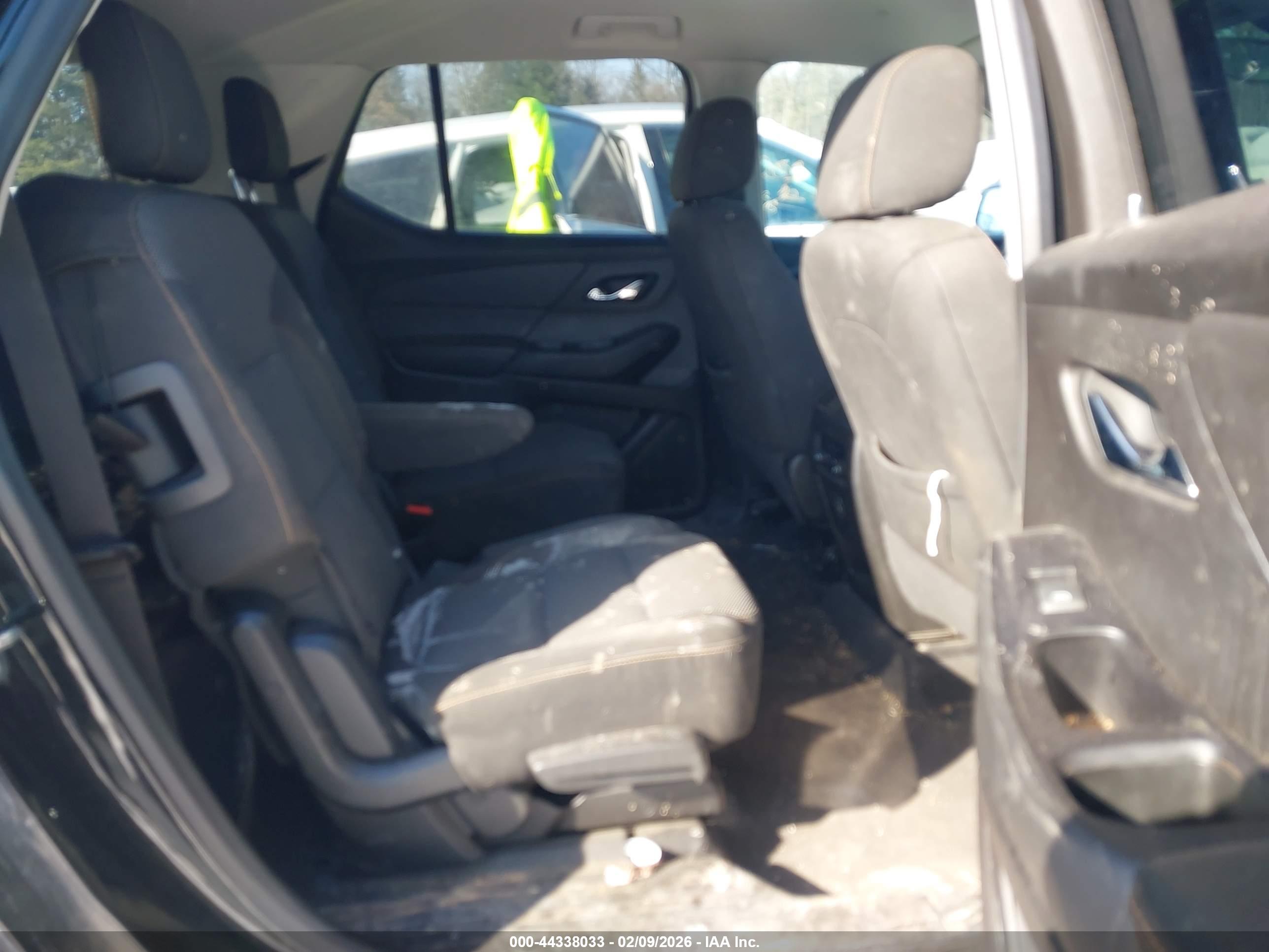 CHEVROLET TRAVERSE image 8